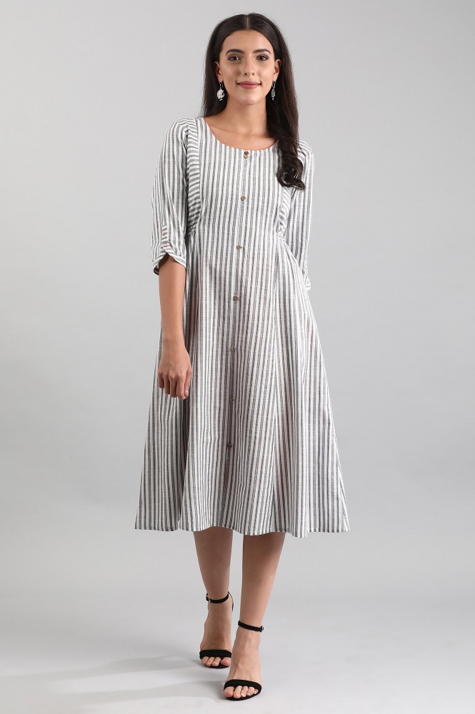 White Round Neck Yarn-dyed Dress