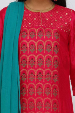 Pink Printed Round Neck kurta Set