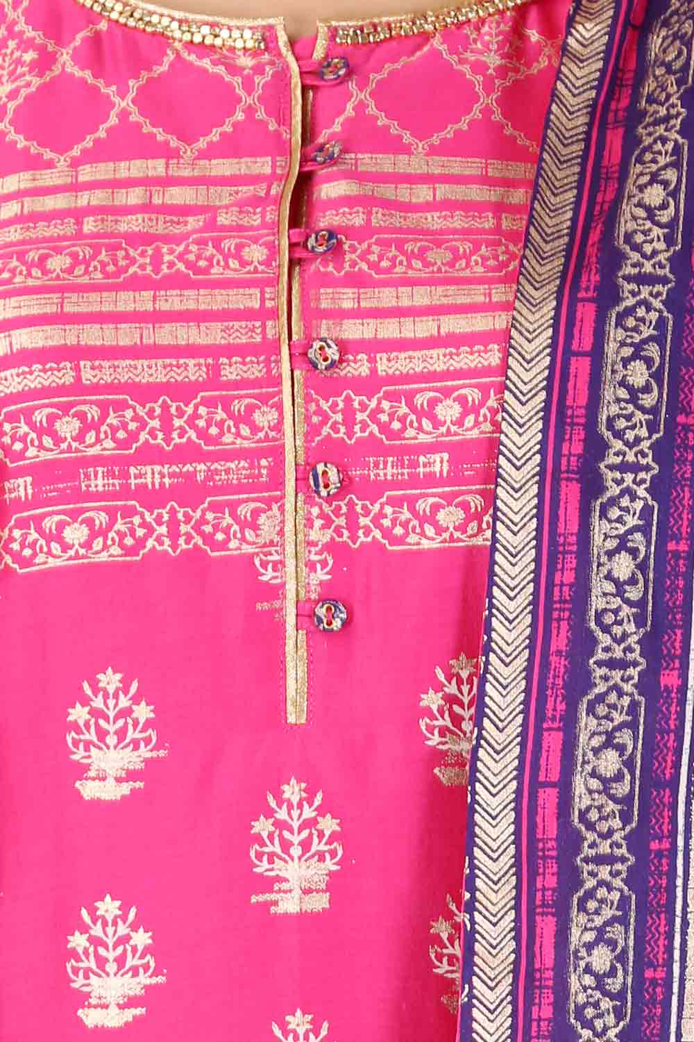 Pink Embellished Round Neck kurta Set