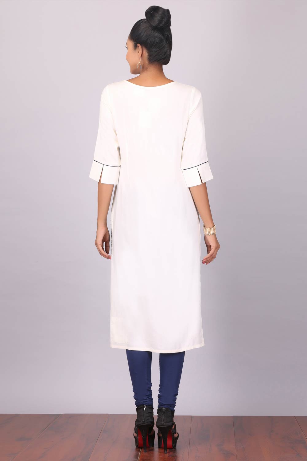 White Boat Neck Printed kurta