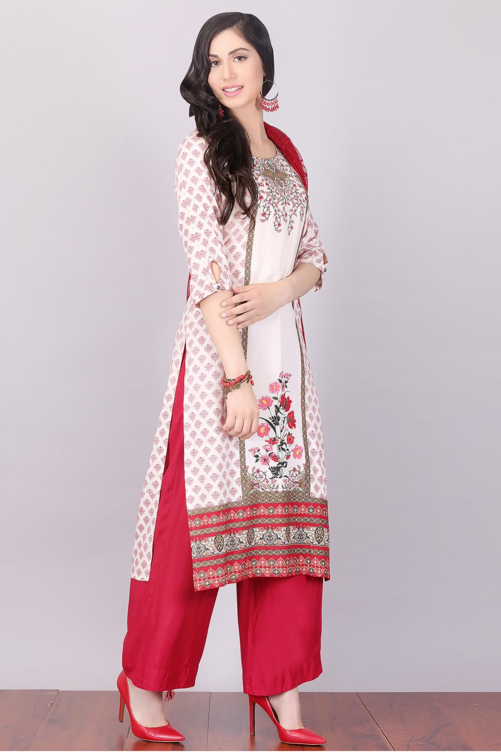 Red Round Neck 3/4 Sleeve kurta