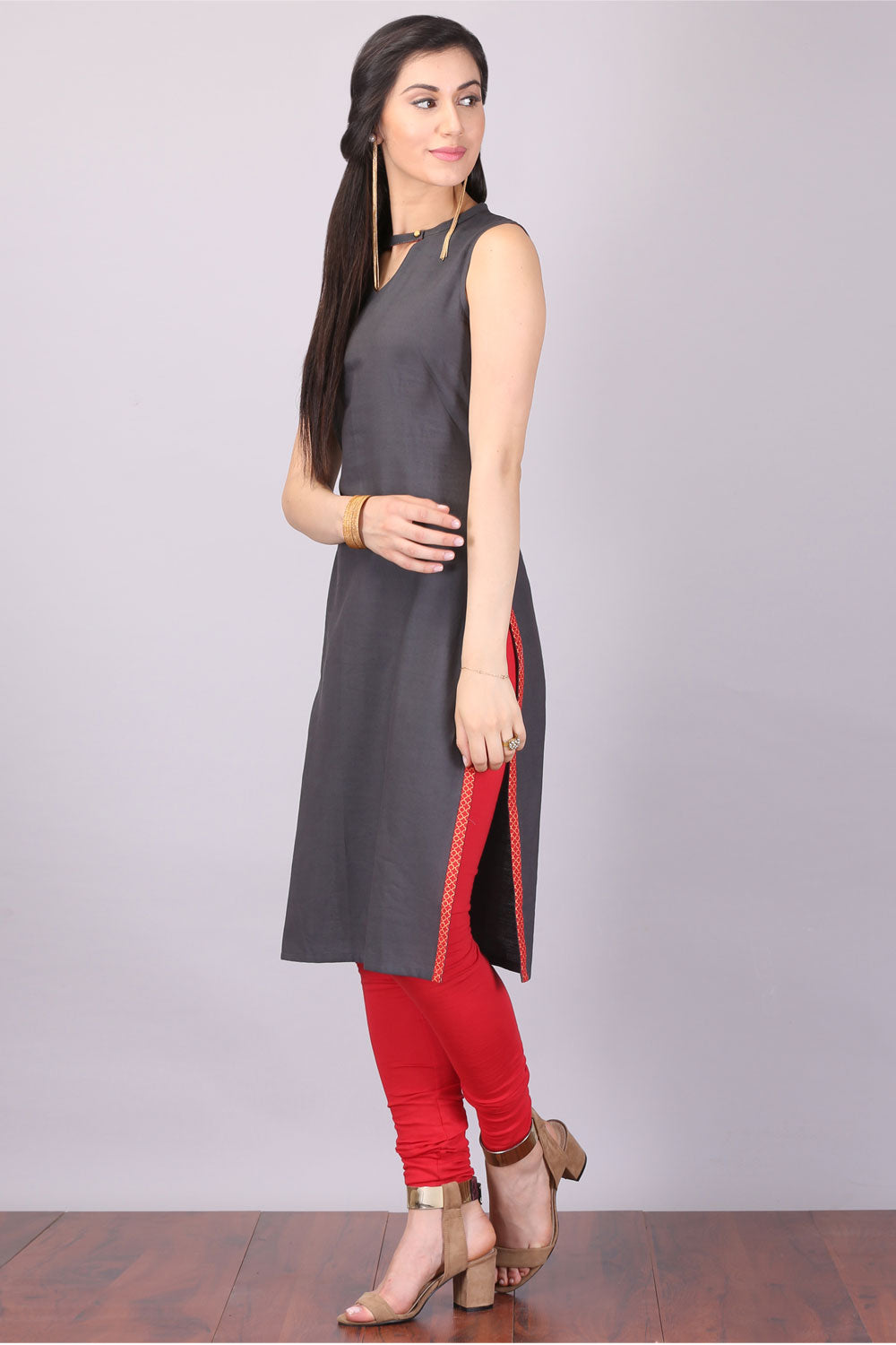 Grey Solid Sleeveless kurta