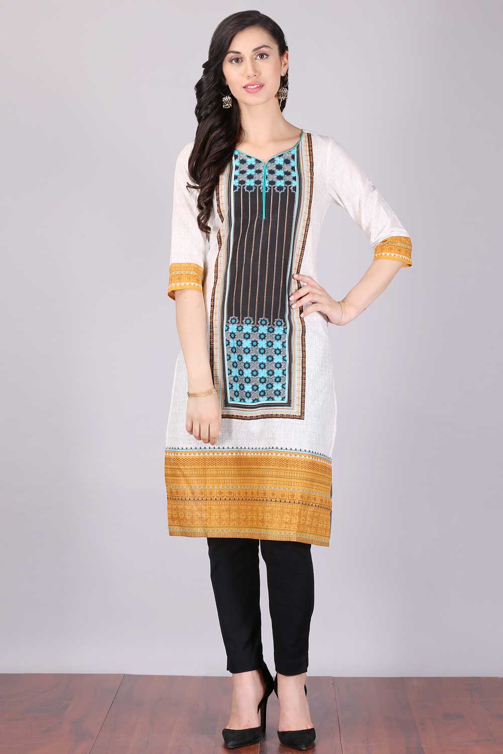 White &amp; Black Printed Sweetheart Neck kurta