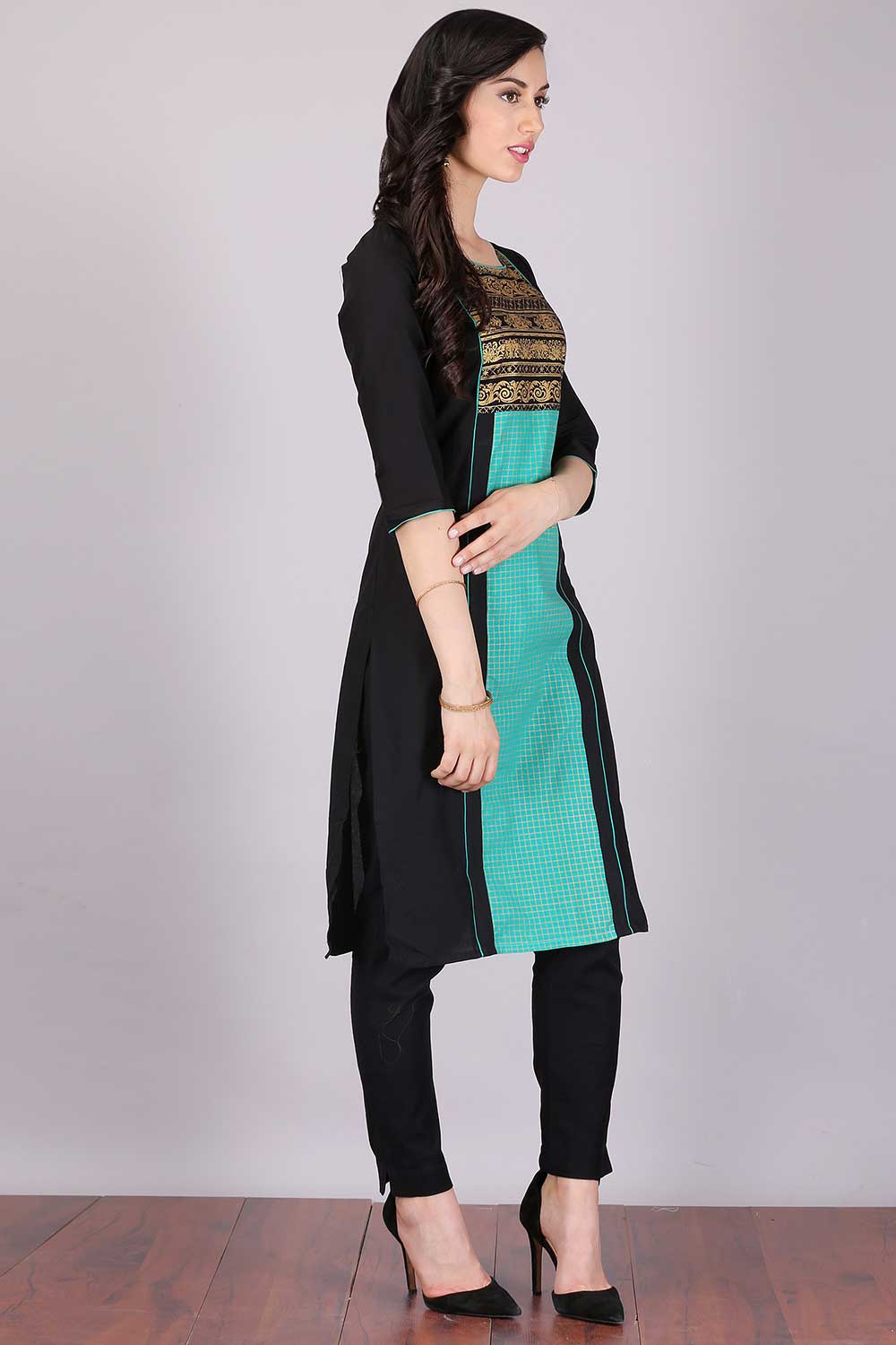 Black &amp; Aqua Green Colorblocked Printed kurta