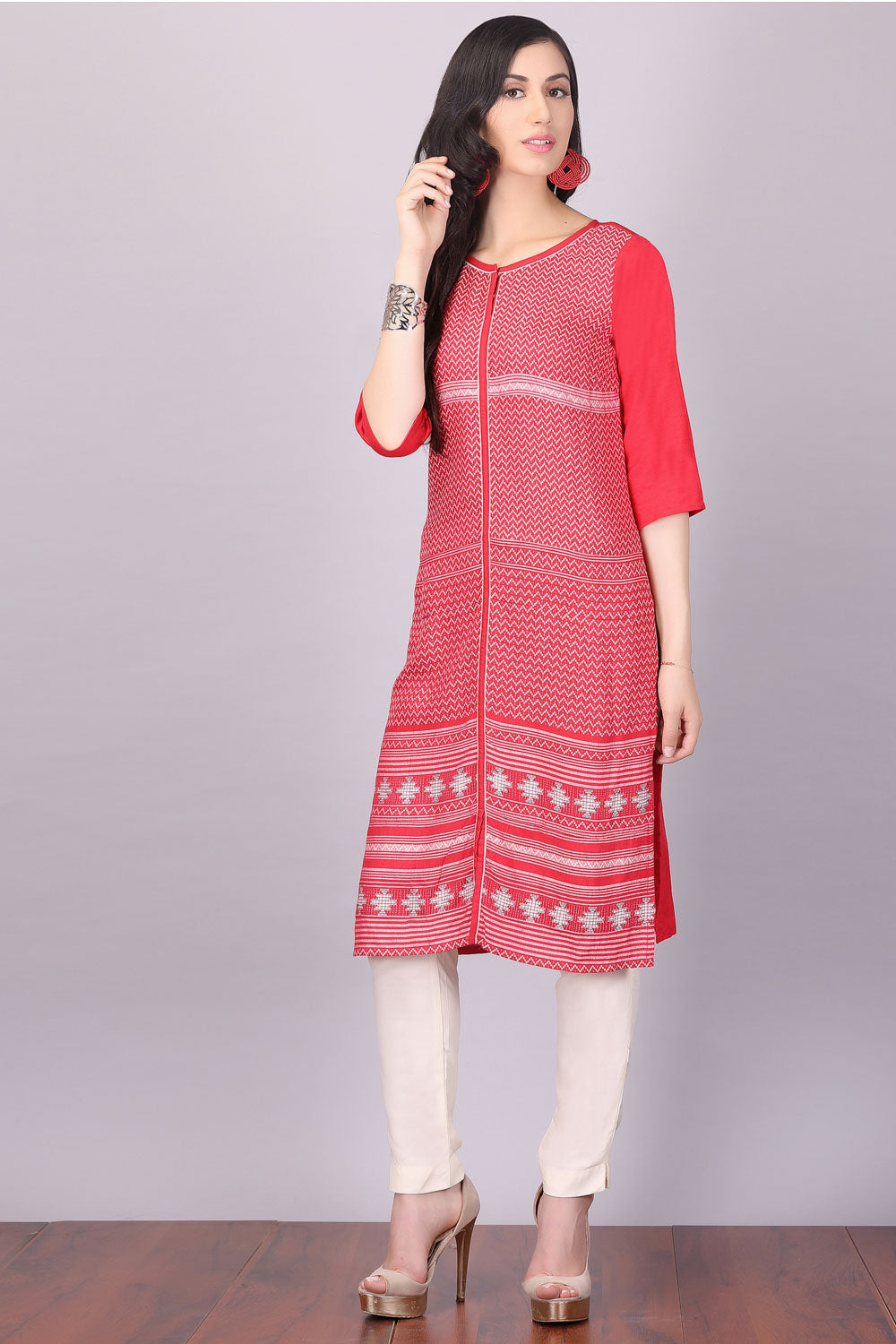 Red 3/4 Sleeve Round Neck kurta