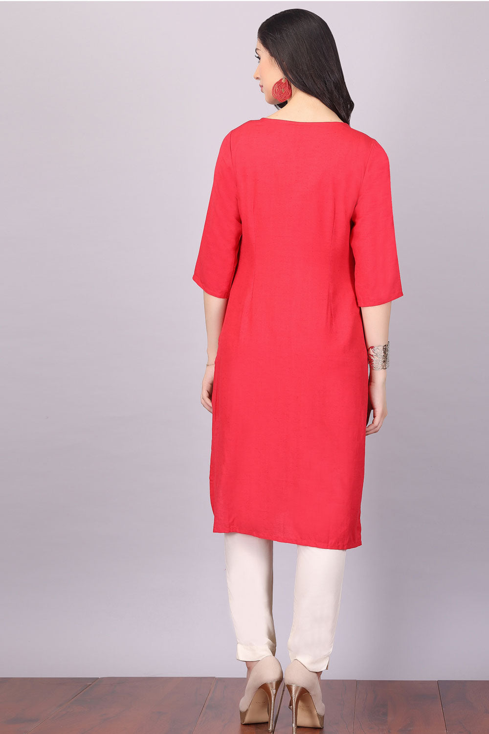 Red 3/4 Sleeve Round Neck kurta