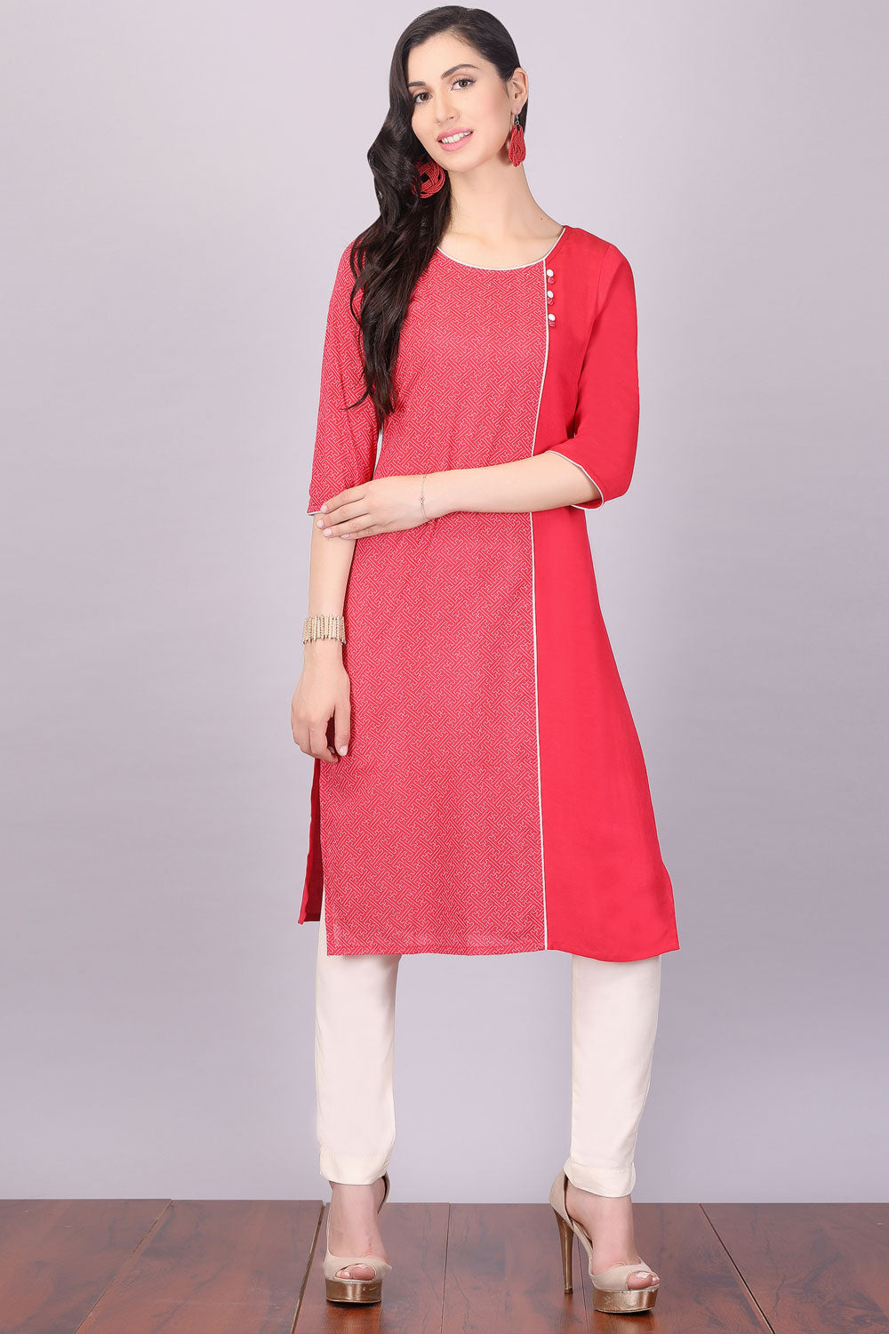 Red 3/4 Sleeve Round Neck kurta