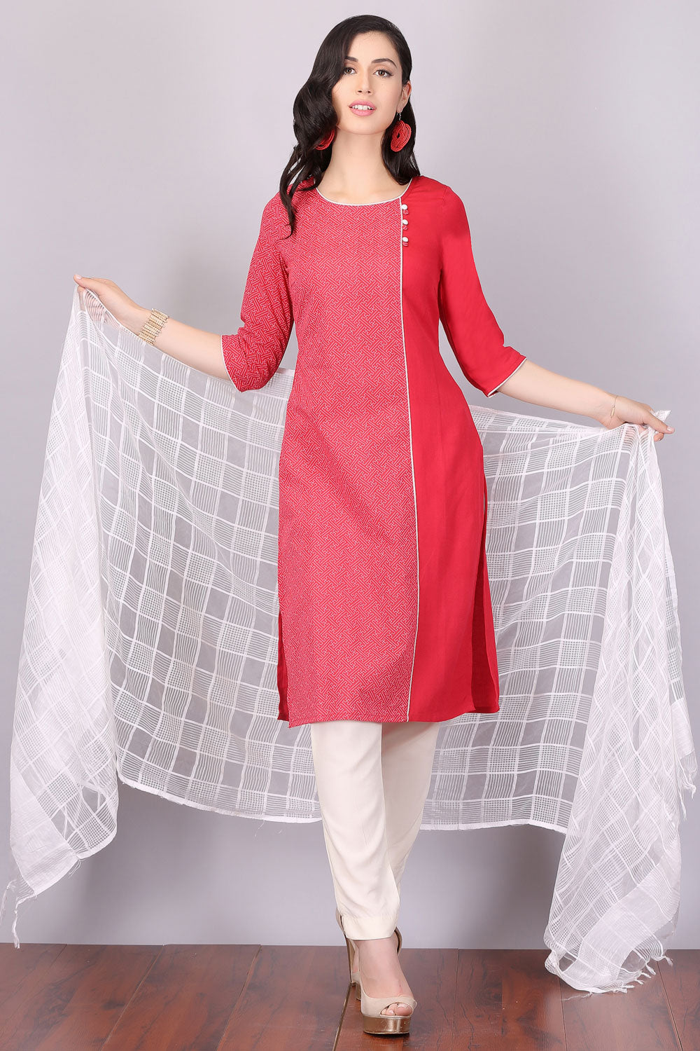 Red 3/4 Sleeve Round Neck kurta