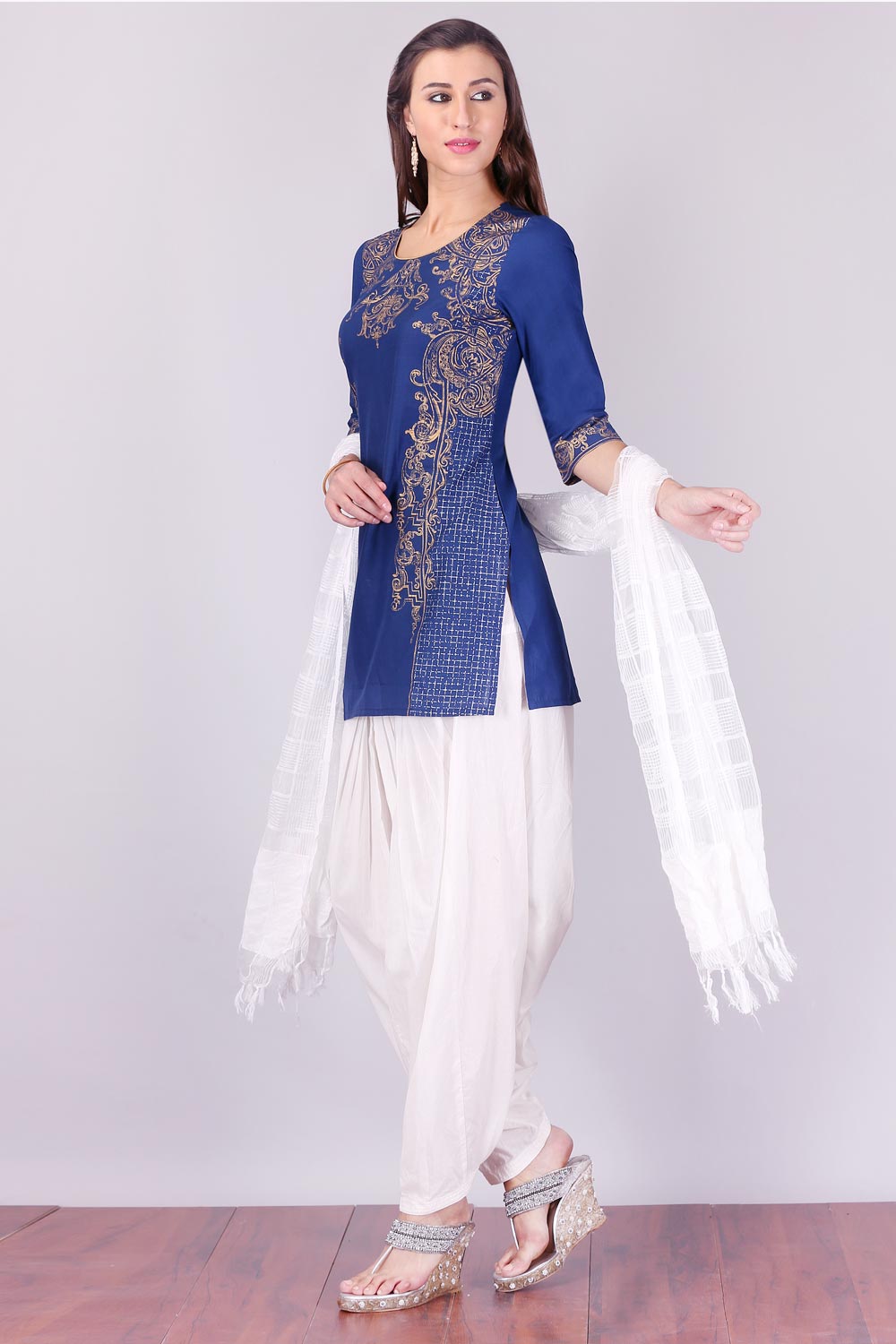 Blue Round Neck 3/4 Sleeve kurta