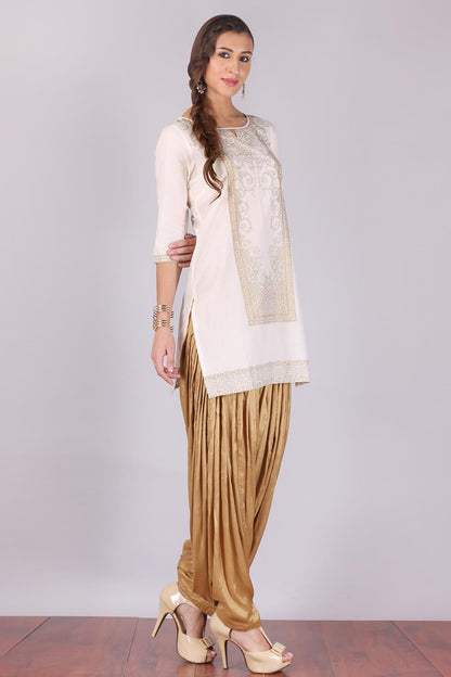 White Round Neck 3/4 Sleeve kurta