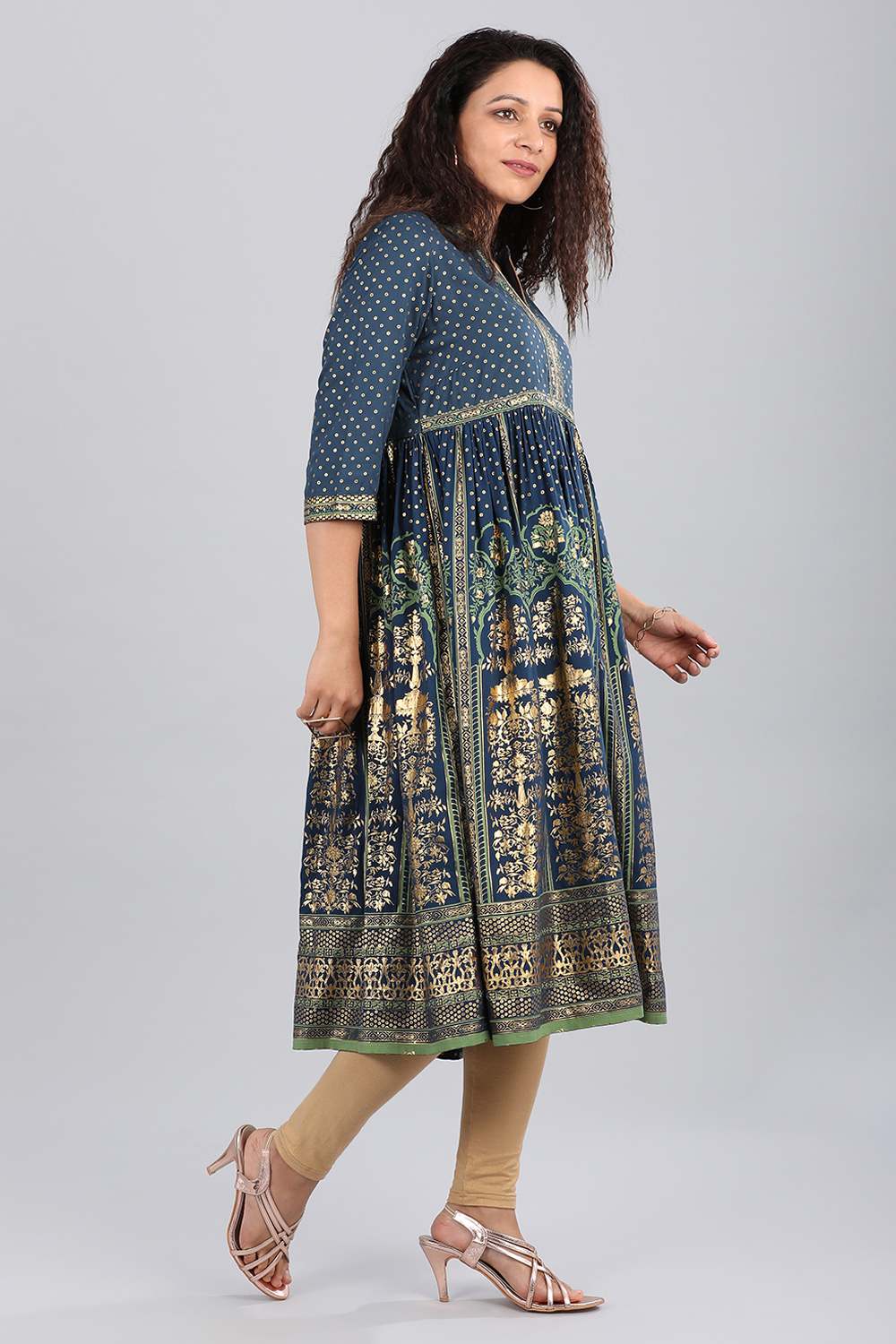 Blue Mandarin Neck Embellished kurta