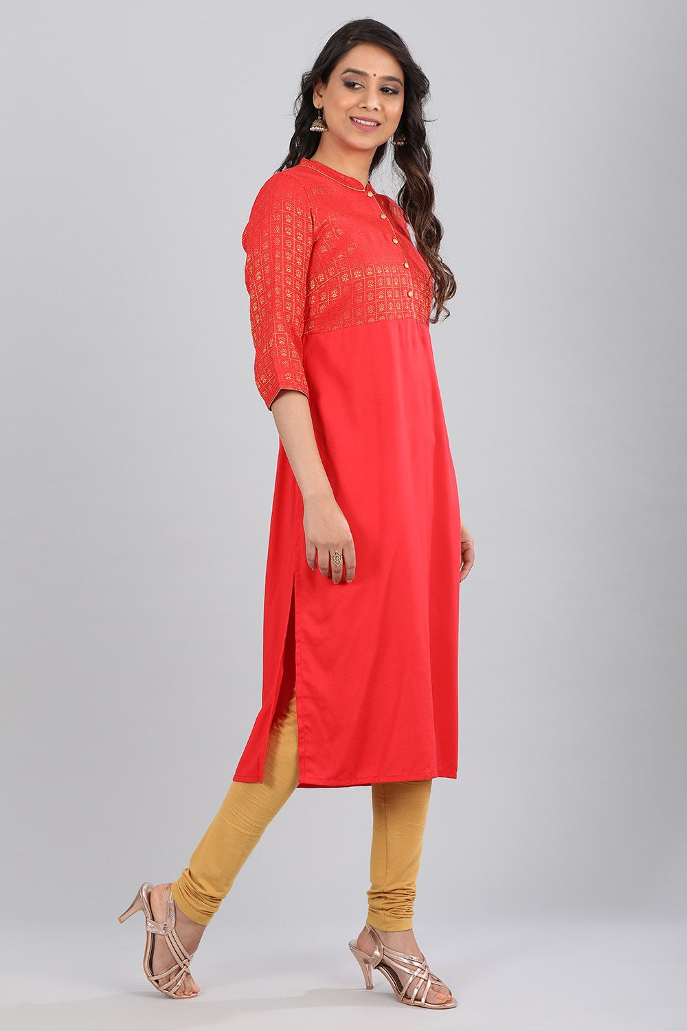 Red Mandarin Neck Embellished kurta