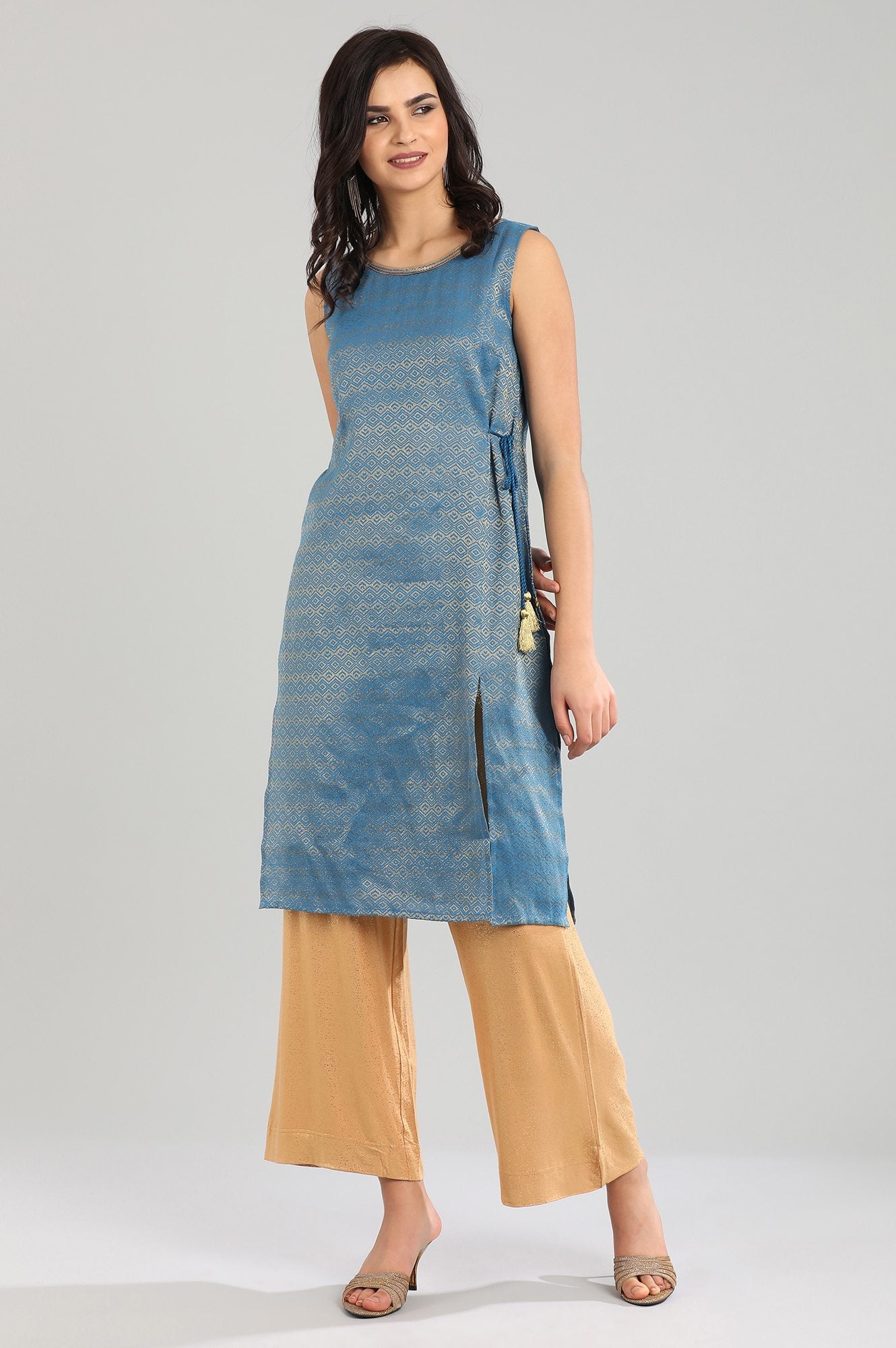 Blue Round Neck Yarn-dyed kurta