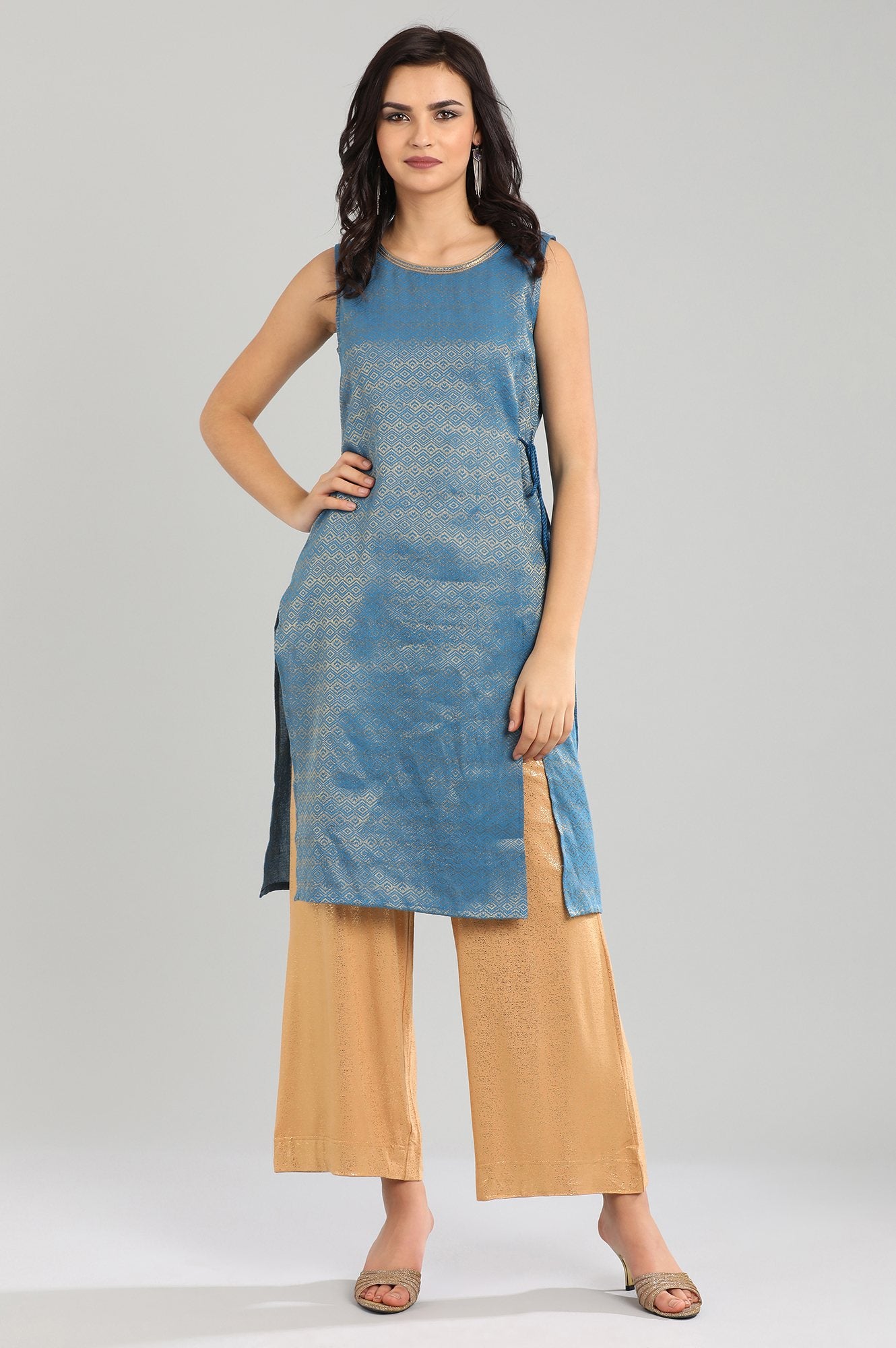 Blue Round Neck Yarn-dyed kurta