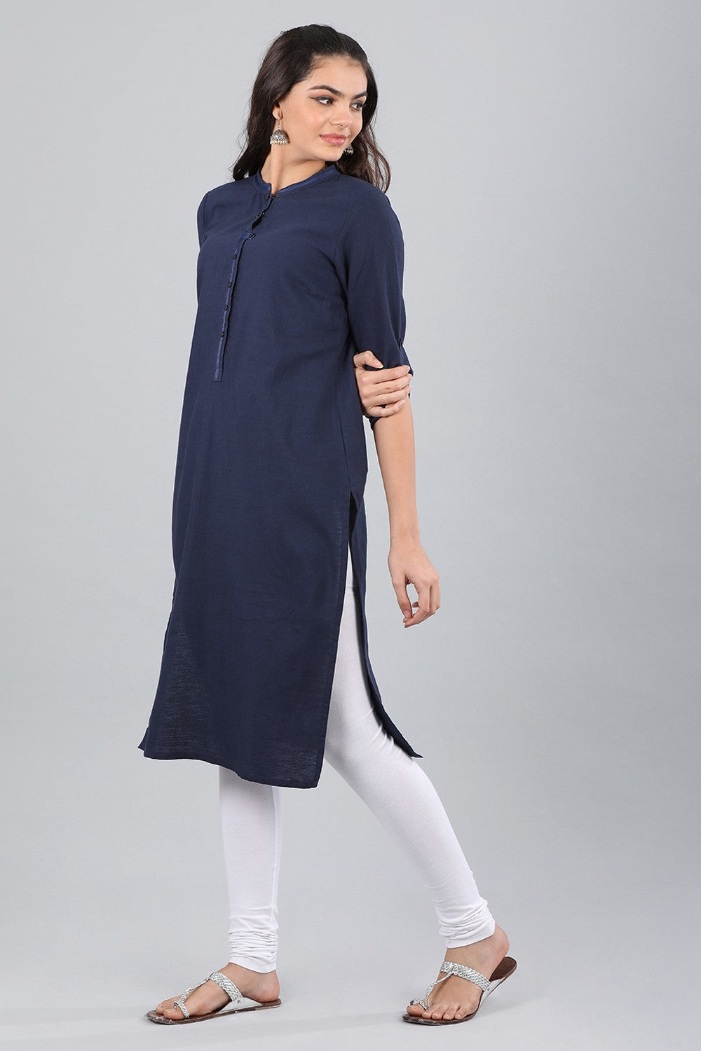 Blue Solid Mandarin Neck kurta