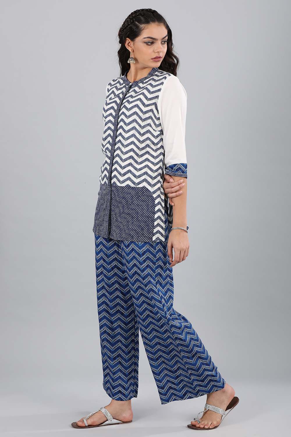 Blue Mandarin Neck Printed Gillet