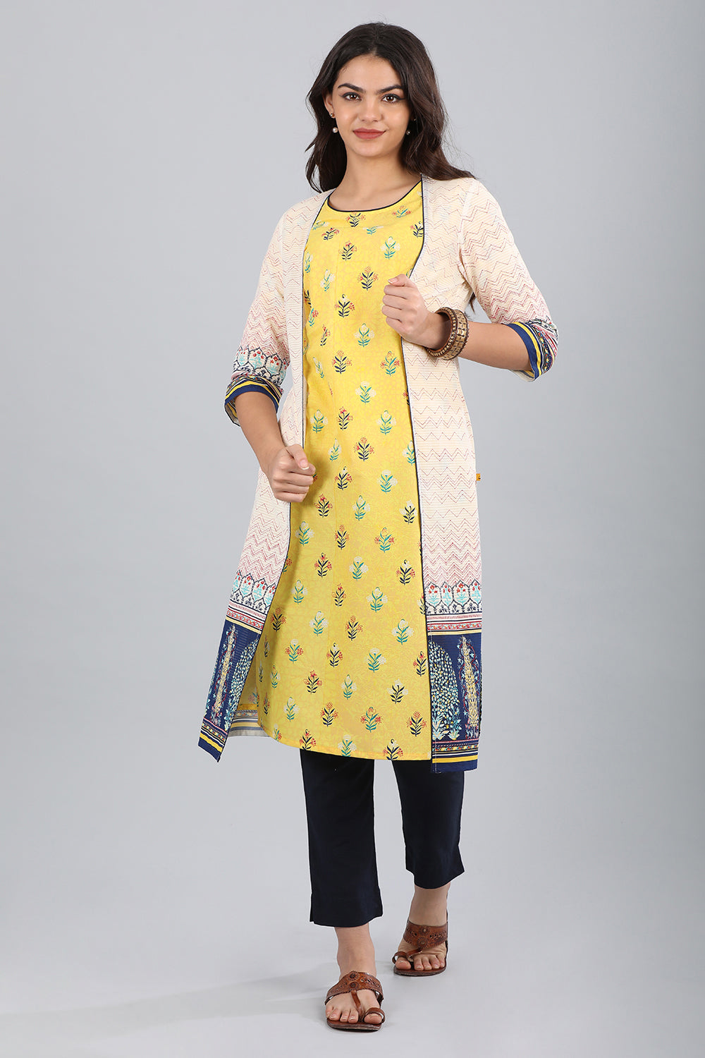 White Open Front Printed Gillet