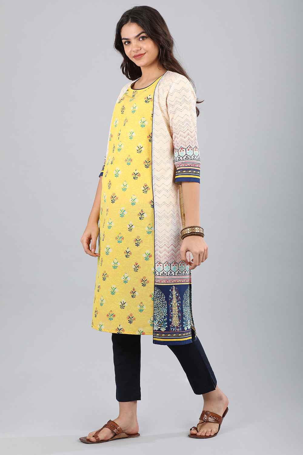 White Open Front Printed Gillet