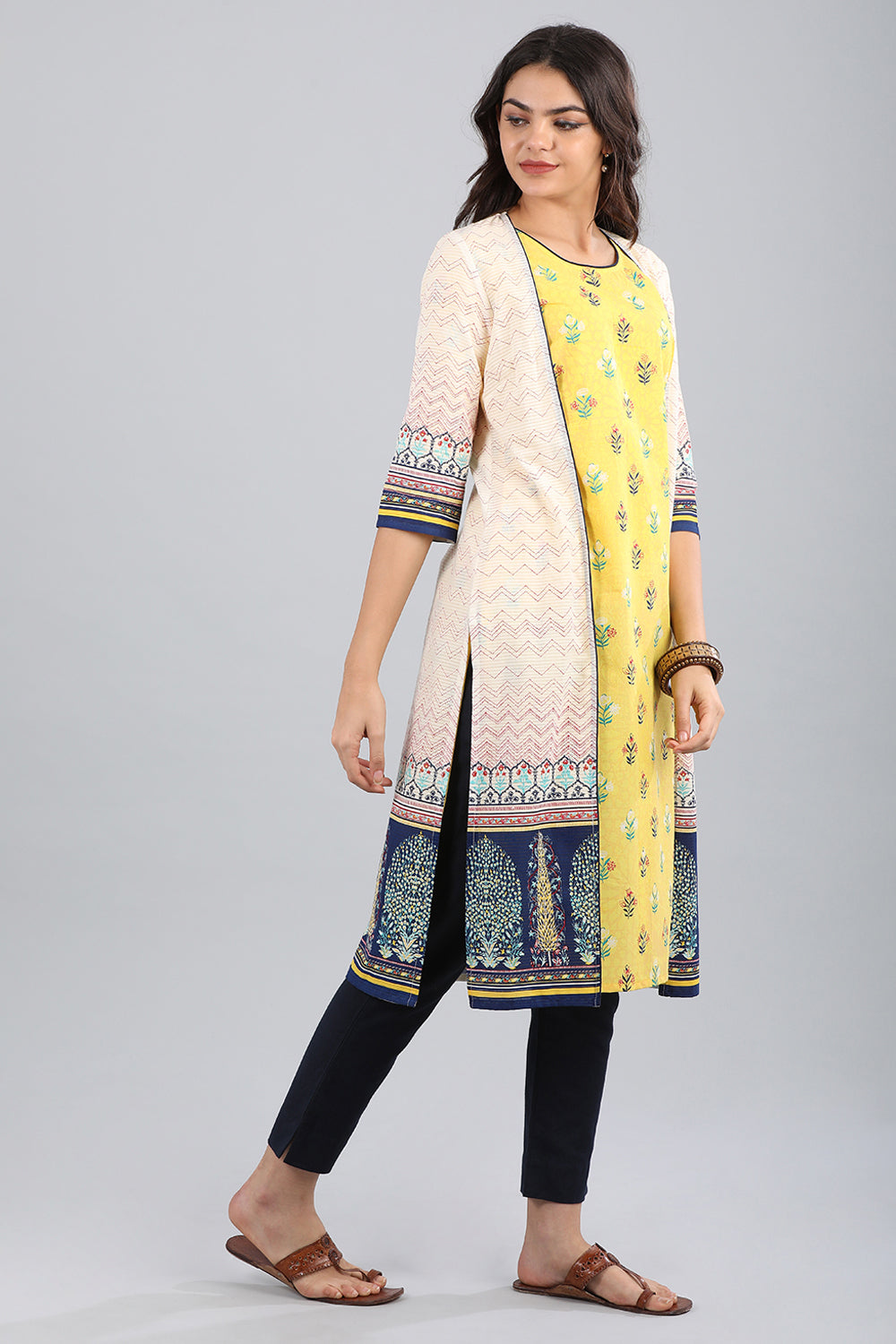 White Open Front Printed Gillet