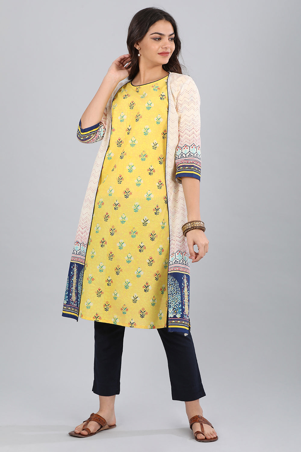White Open Front Printed Gillet
