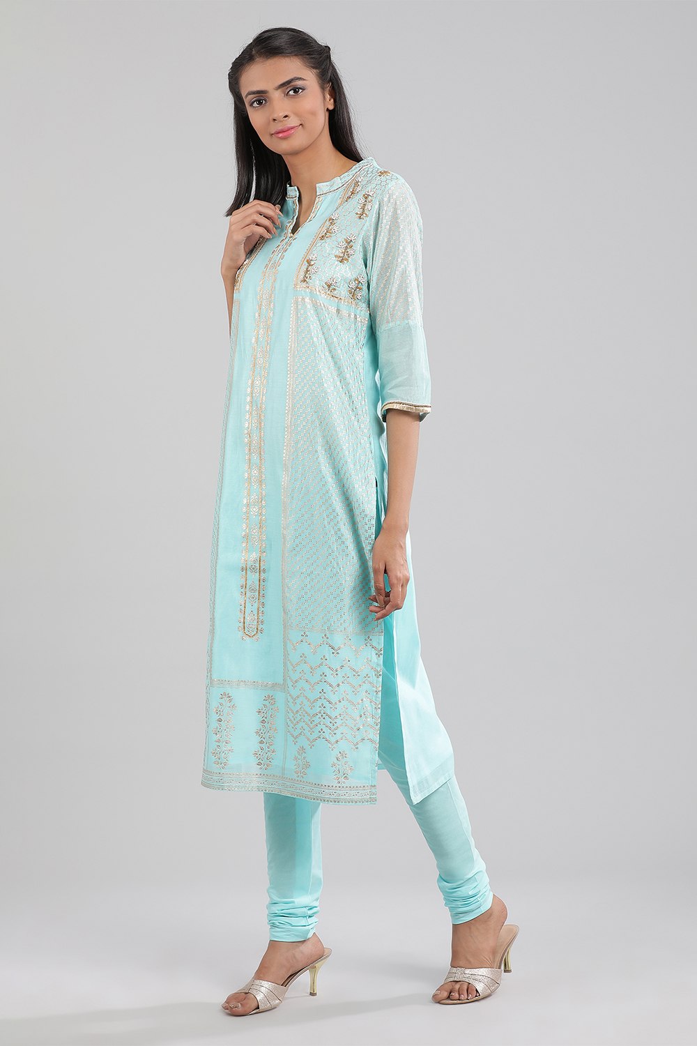 Blue Mandarin Neck Embellished kurta Set