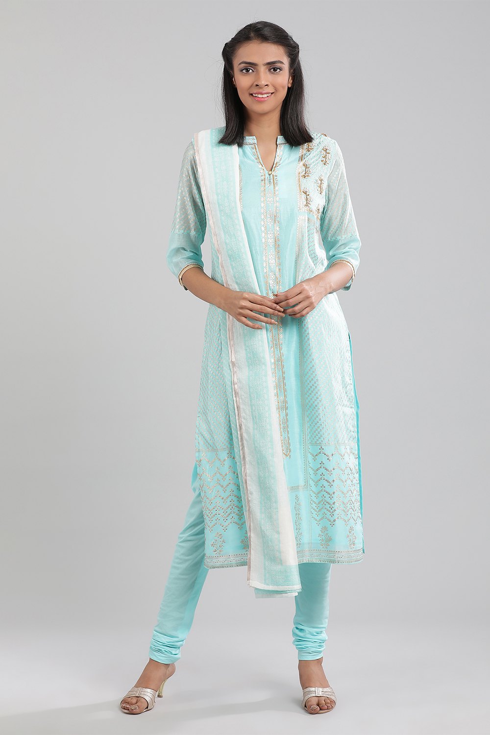 Blue Mandarin Neck Embellished kurta Set