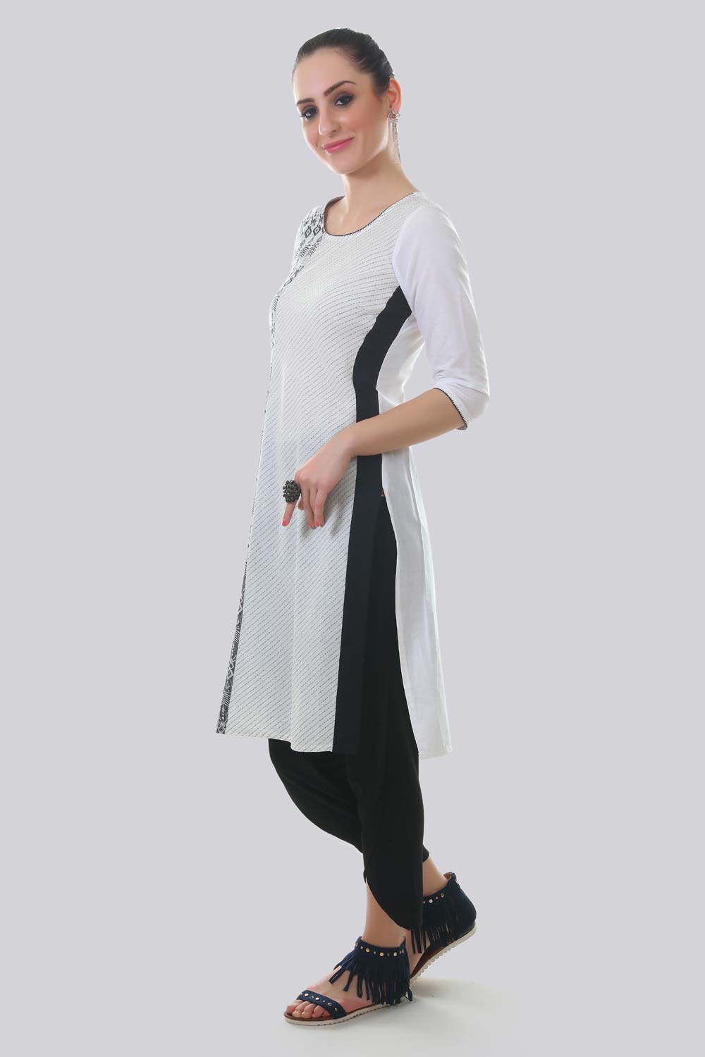 Black &amp; White Round Neck kurta