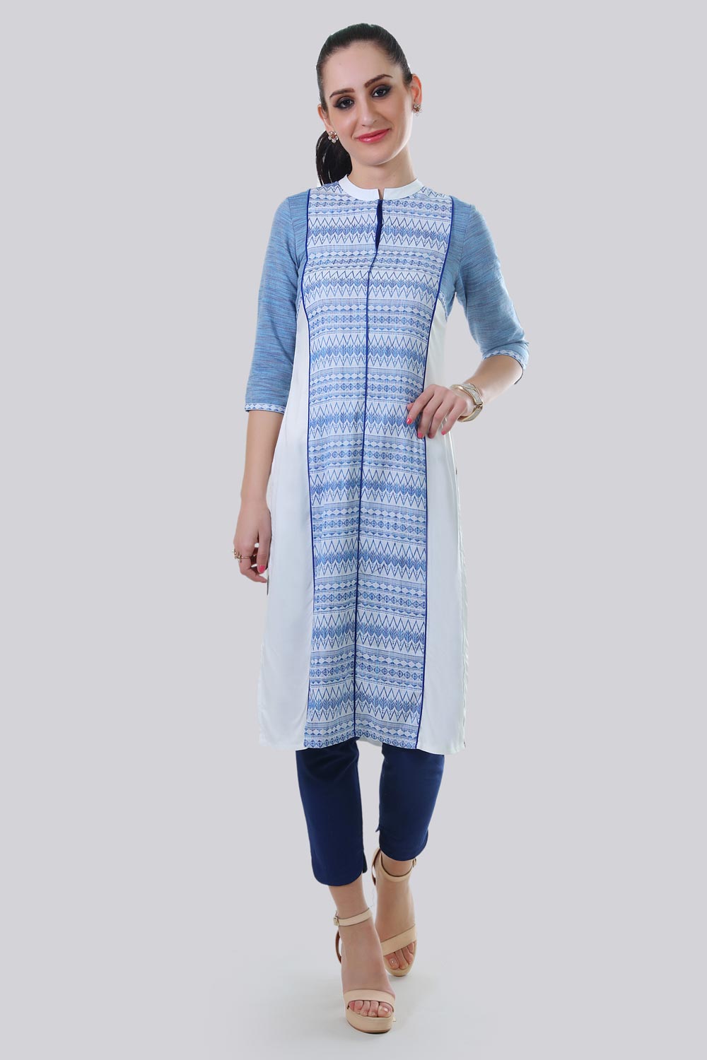 Blue &amp; White Printed Mandarin Neck kurta