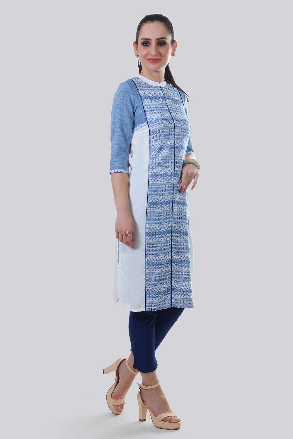 Blue &amp; White Printed Mandarin Neck kurta