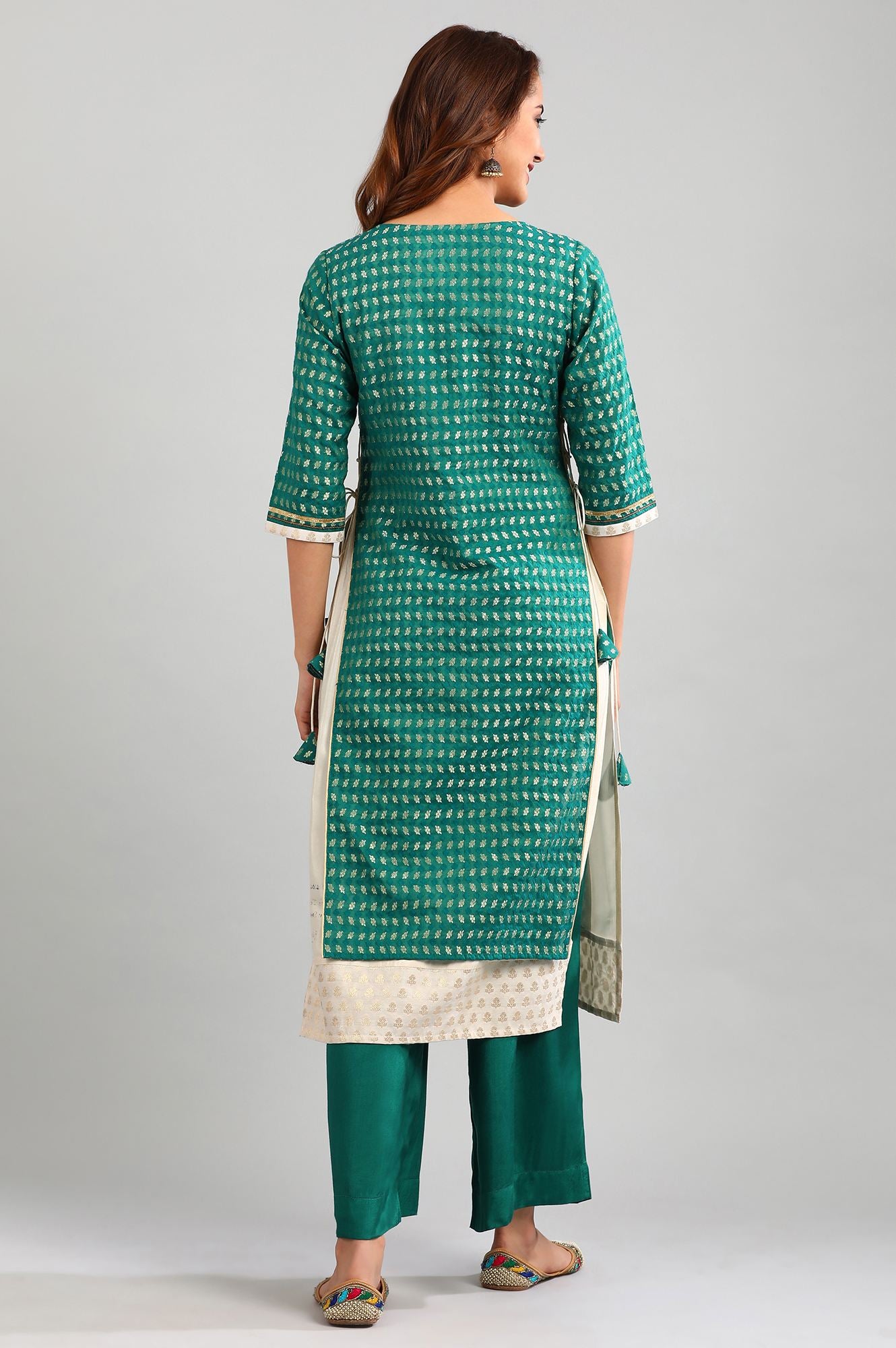 Green Round Neck Embellished kurta Set