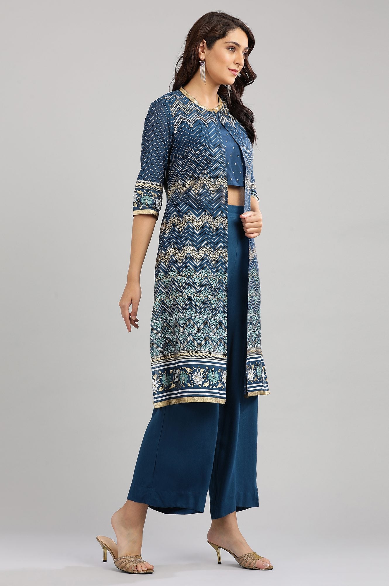 Blue Round Neck Embellished kurta Set