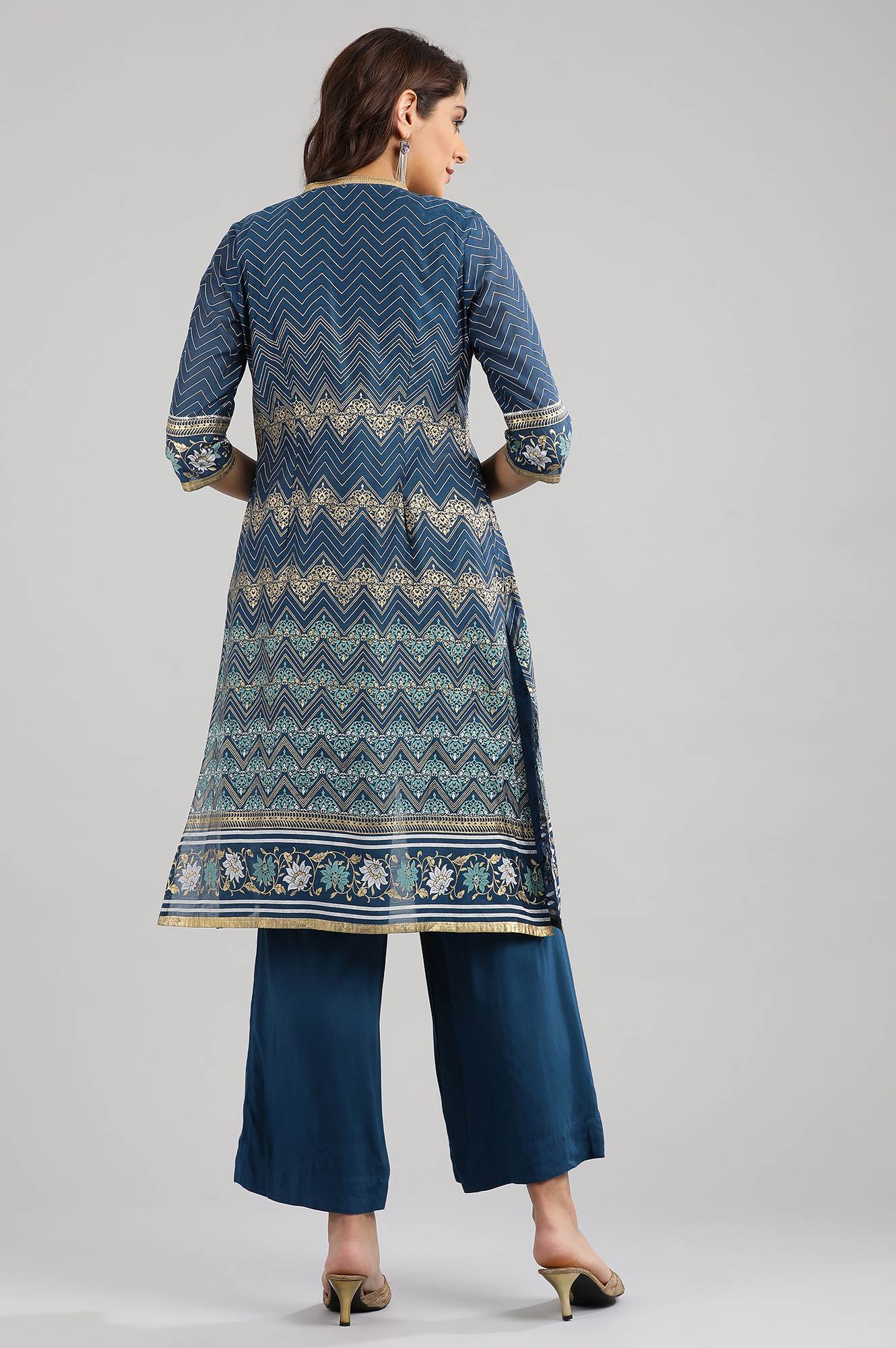 Blue Round Neck Embellished kurta Set