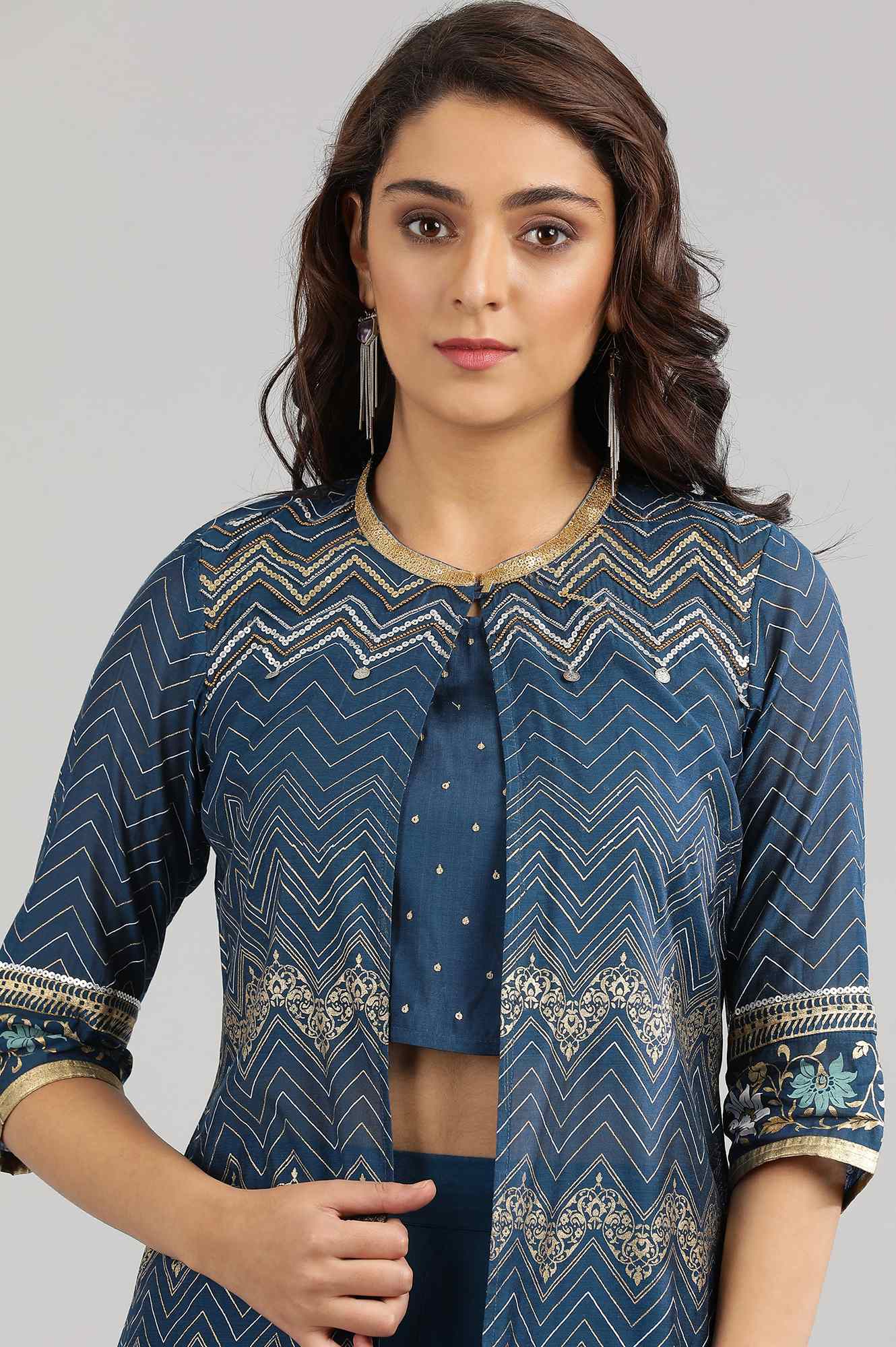 Blue Round Neck Embellished kurta Set