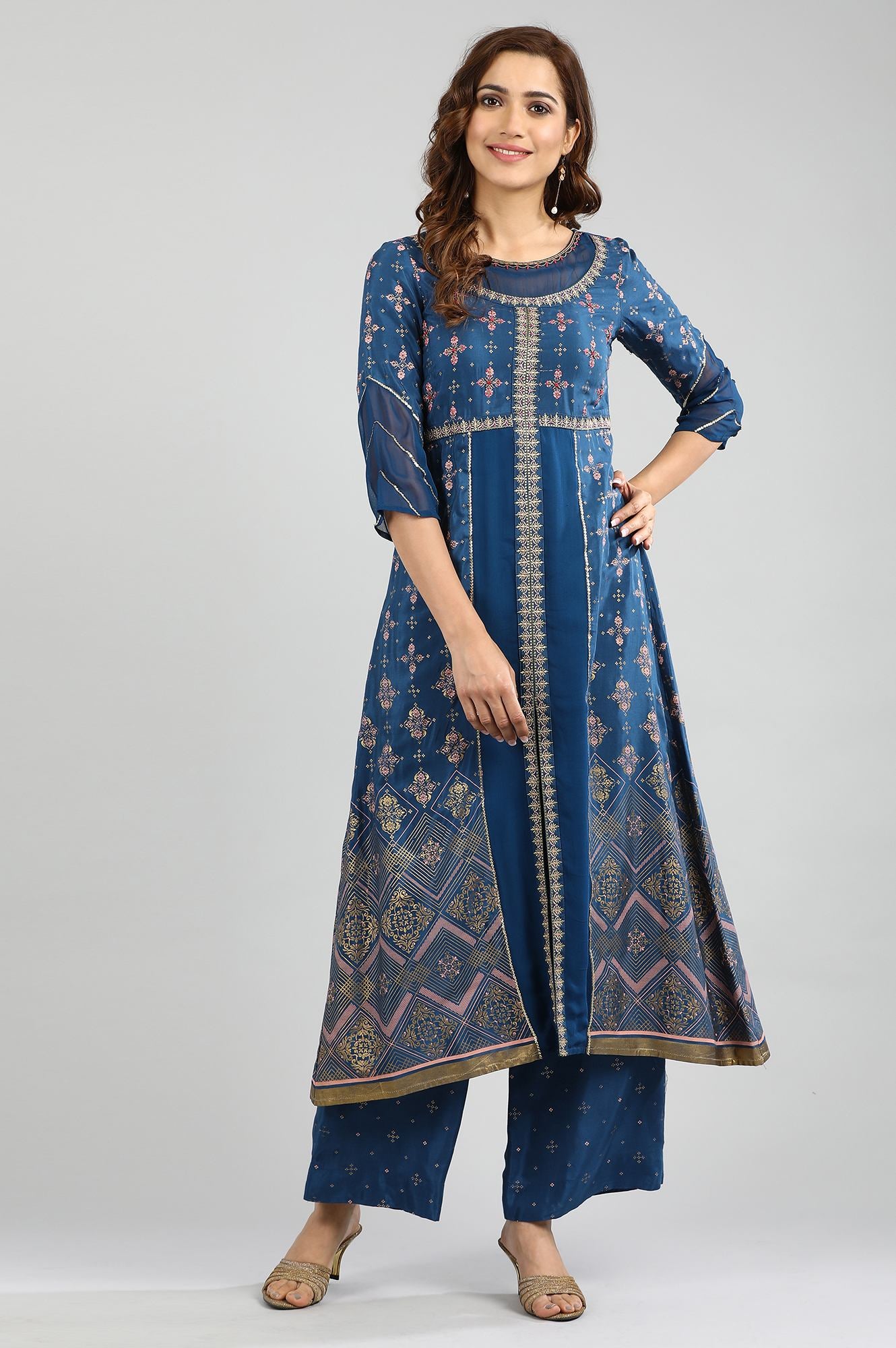 Blue Round Neck Embellished kurta Set