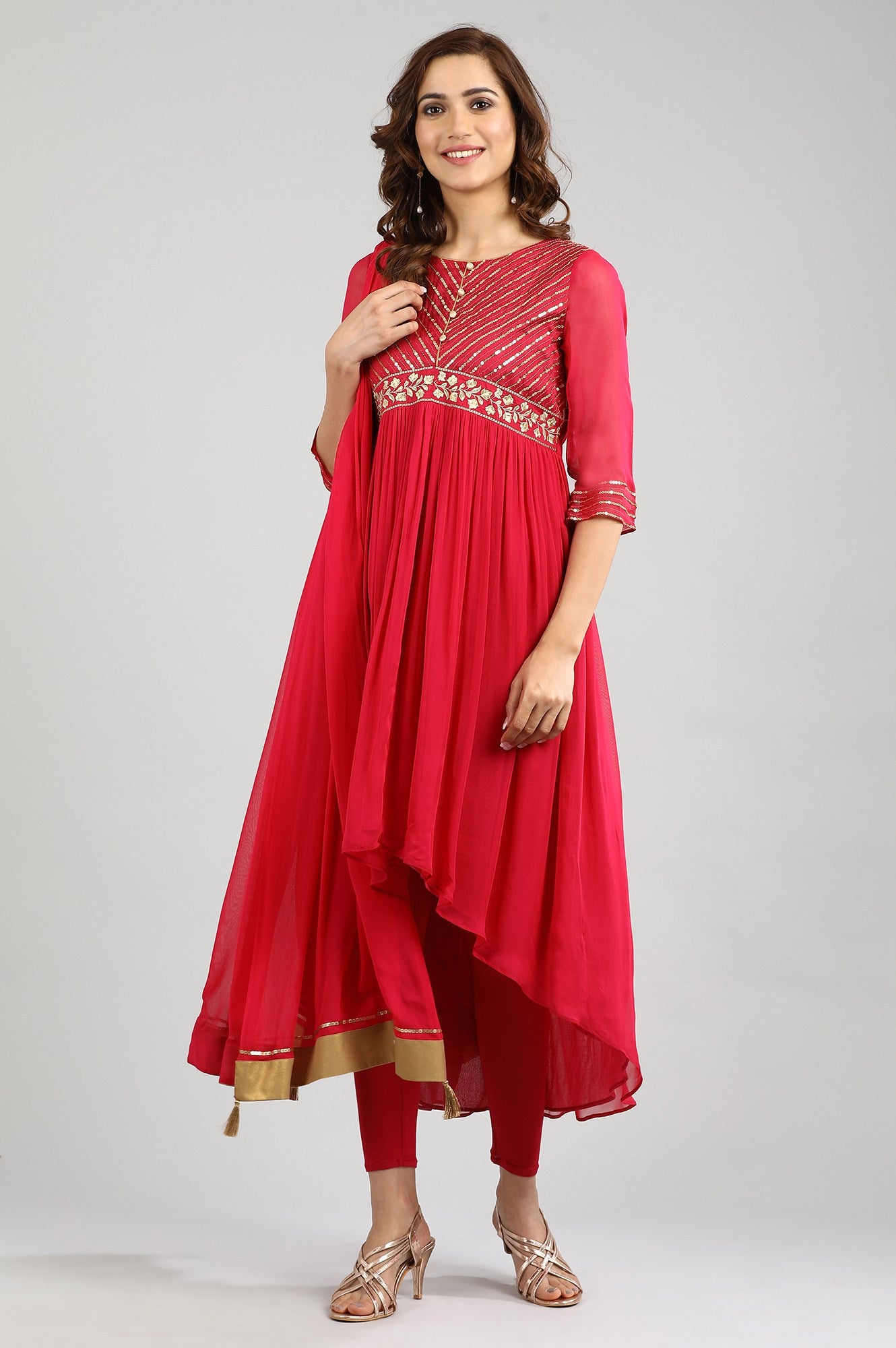 Pink Round Neck Embellished kurta Set