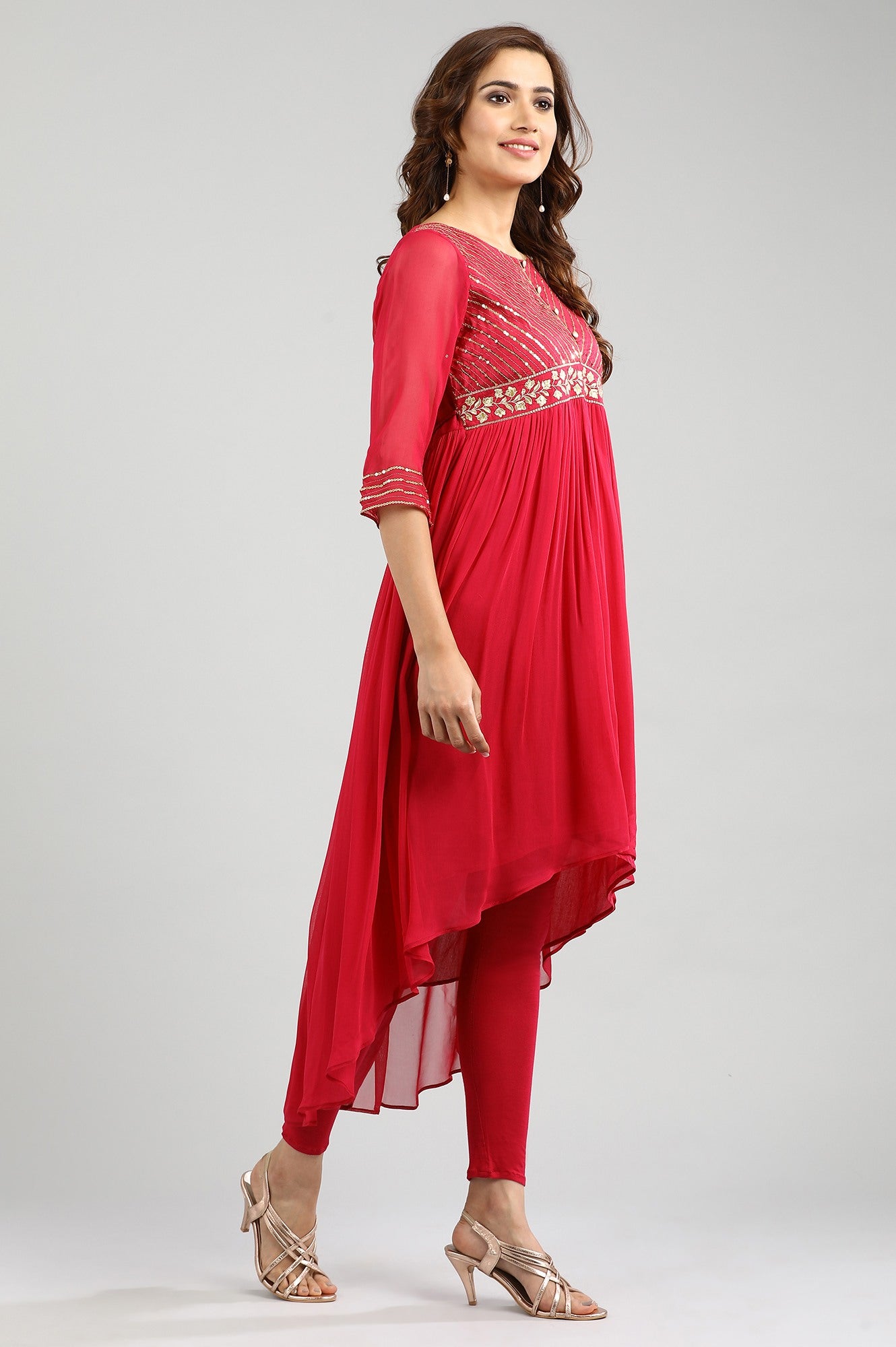 Pink Round Neck Embellished kurta Set