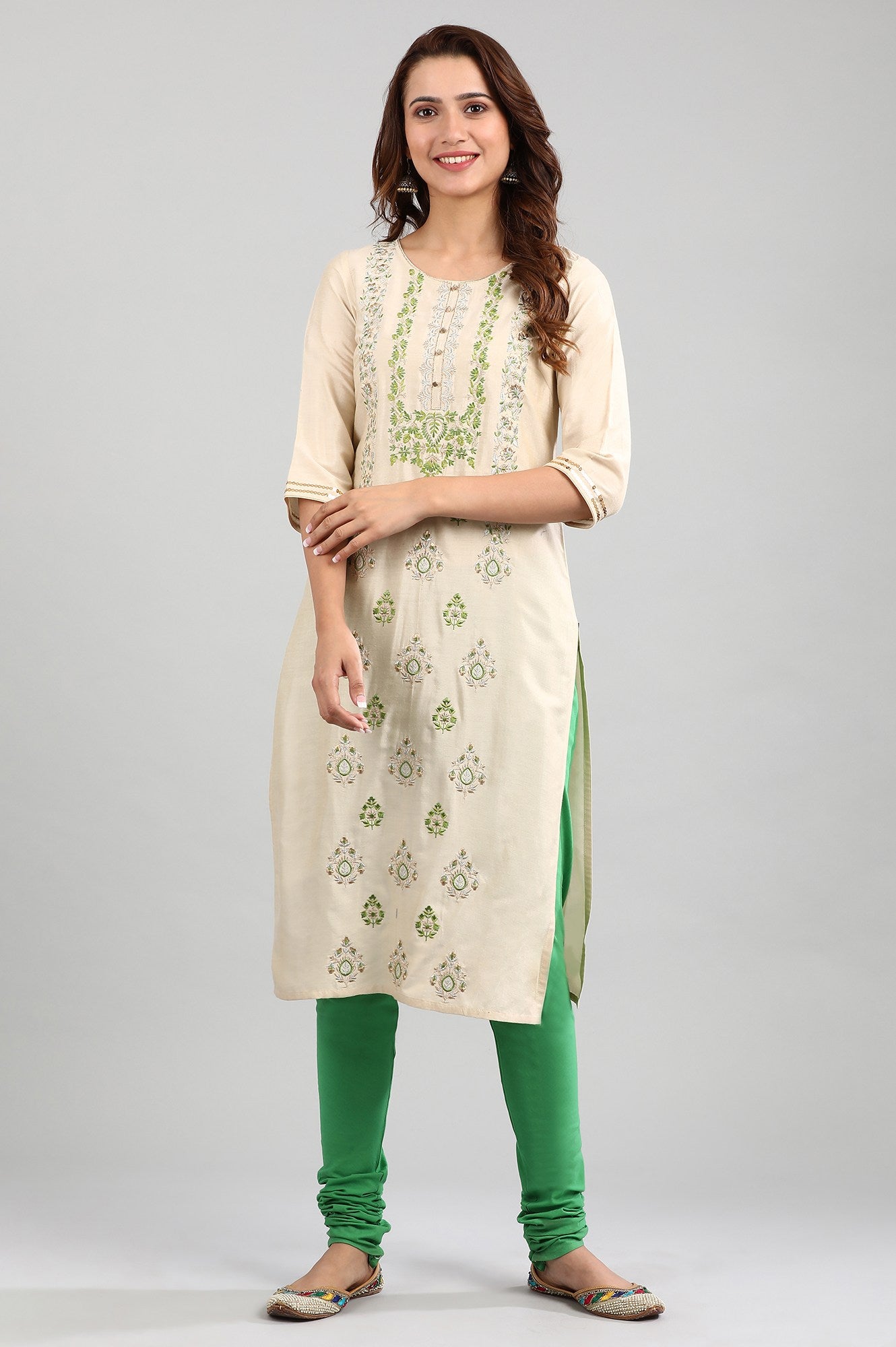 Off-White Round Neck Embellished kurta Set