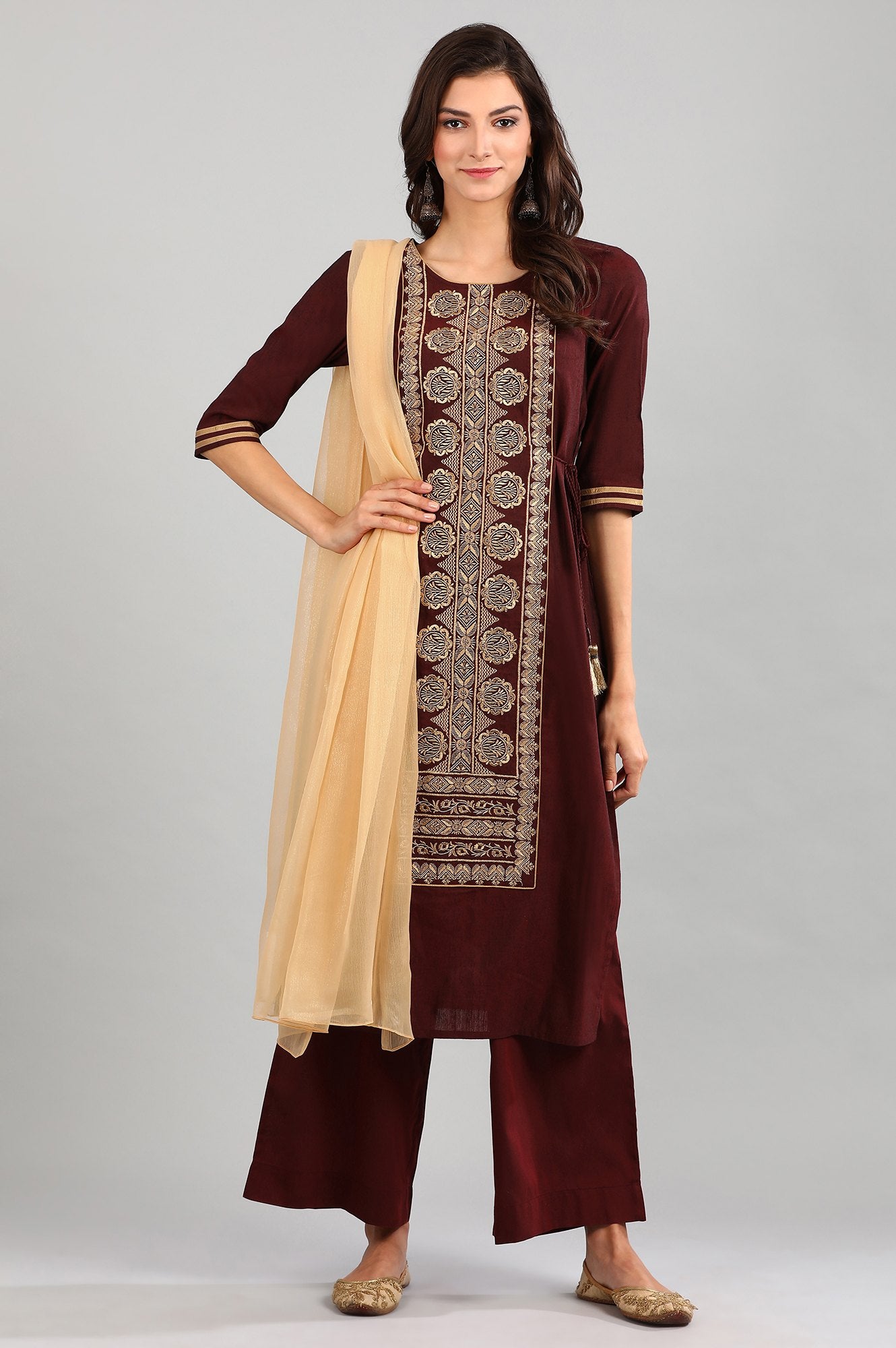 Maroon Round Neck Embellished kurta Set