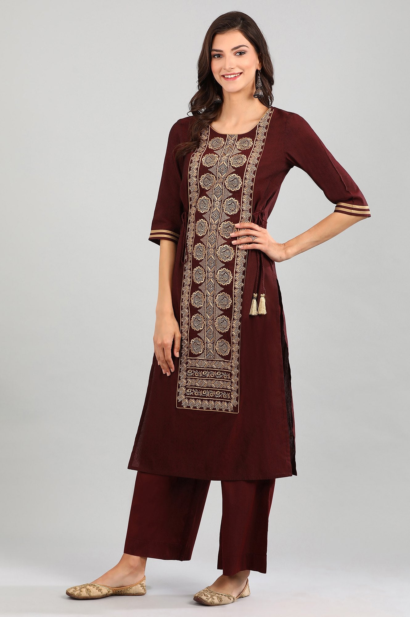 Maroon Round Neck Embellished kurta Set