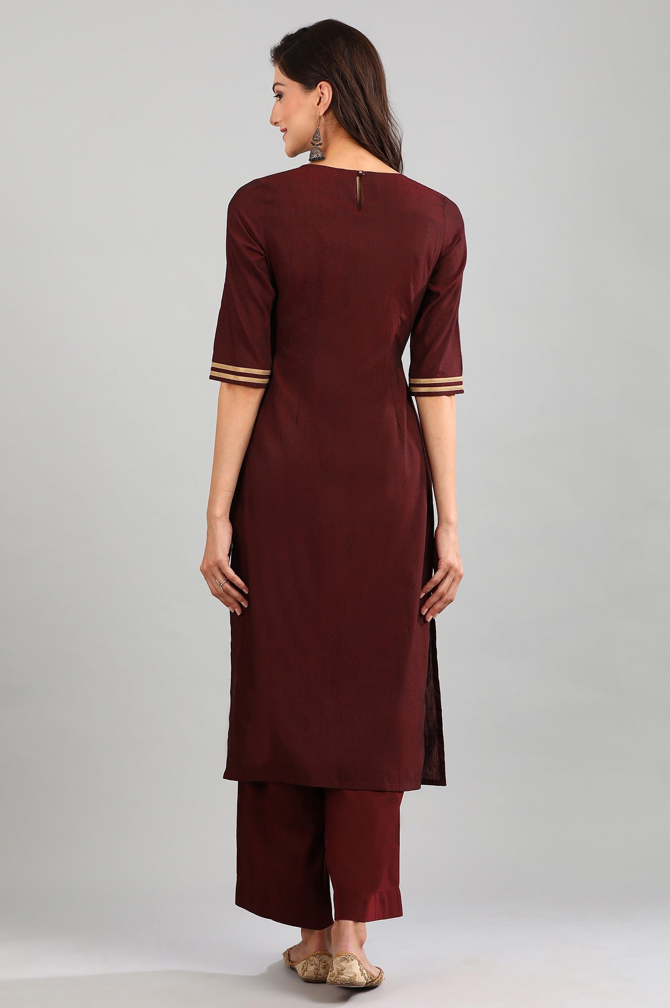 Maroon Round Neck Embellished kurta Set