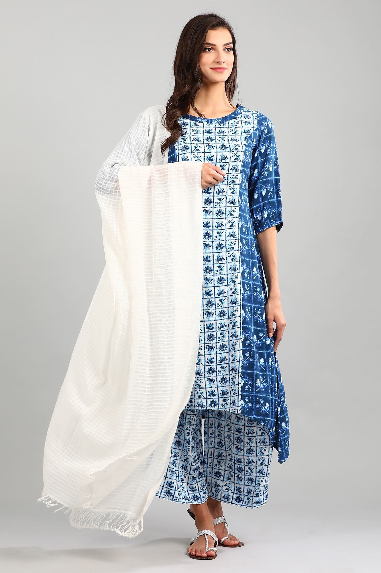 White Yarn-dyed Dupatta