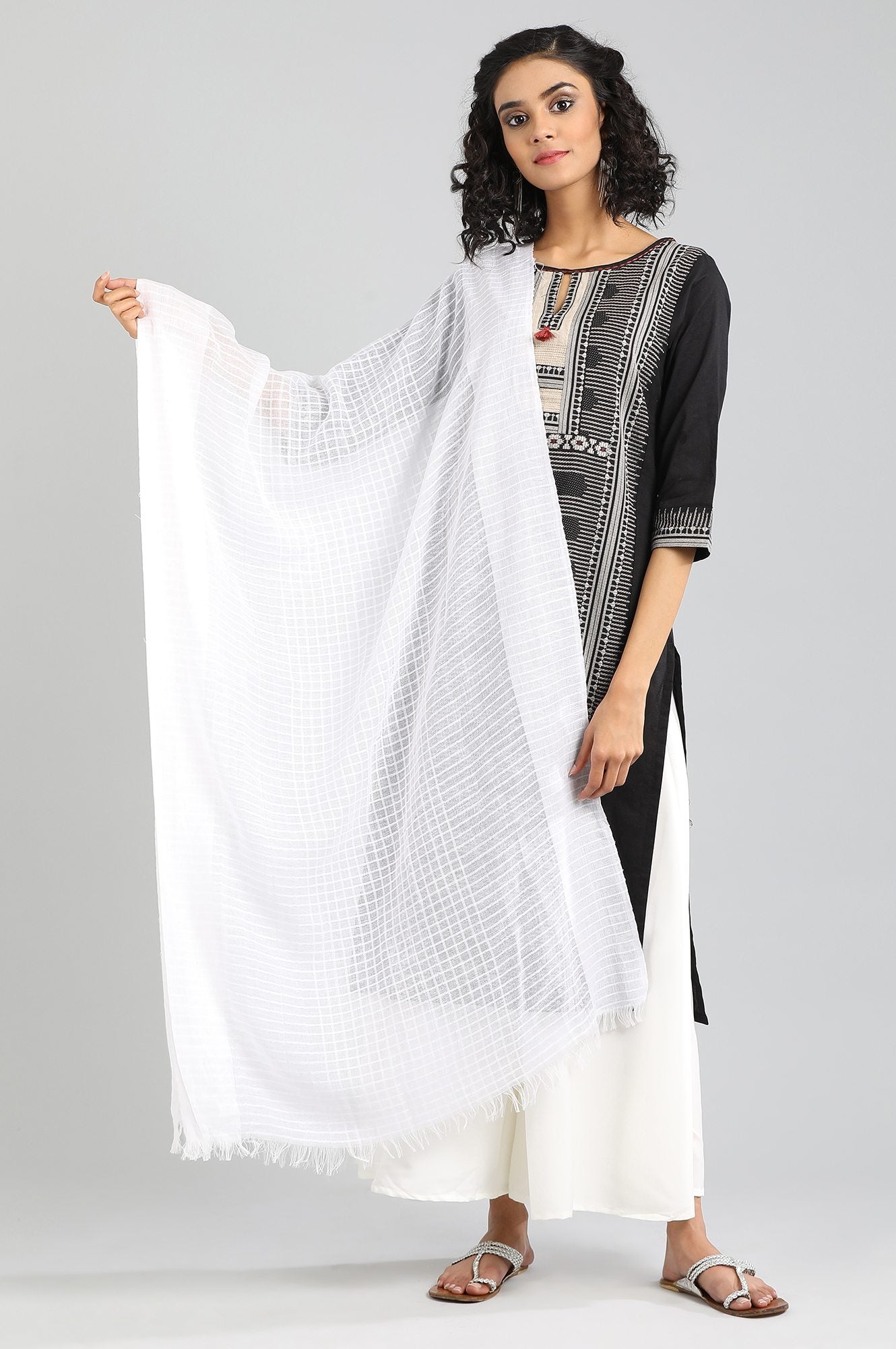 White Yarn-dyed Dupatta