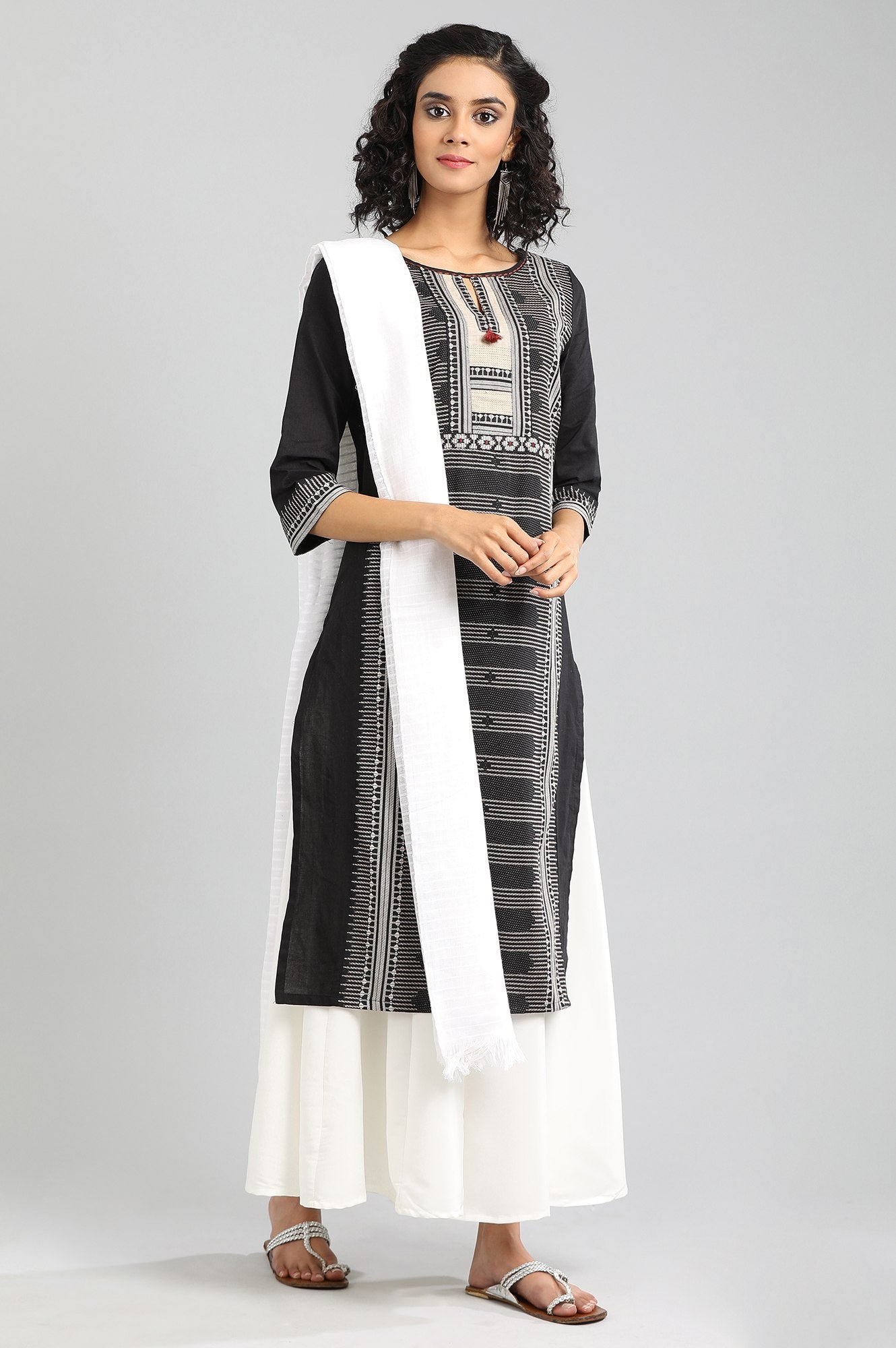 White Yarn-dyed Dupatta