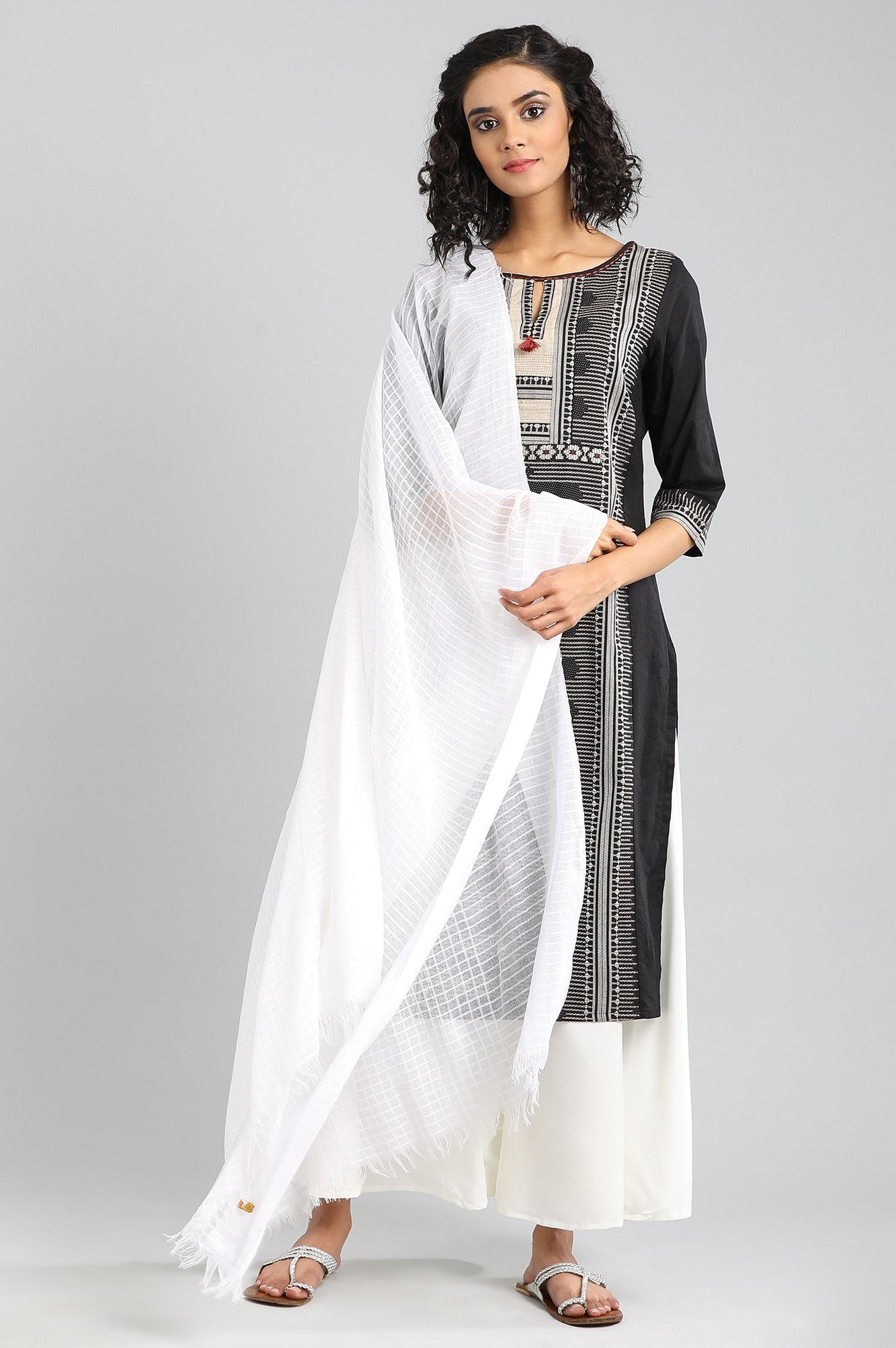 White Yarn-dyed Dupatta