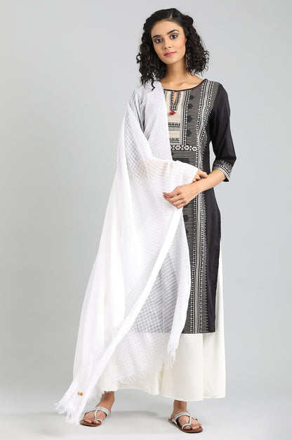 White Yarn-dyed Dupatta