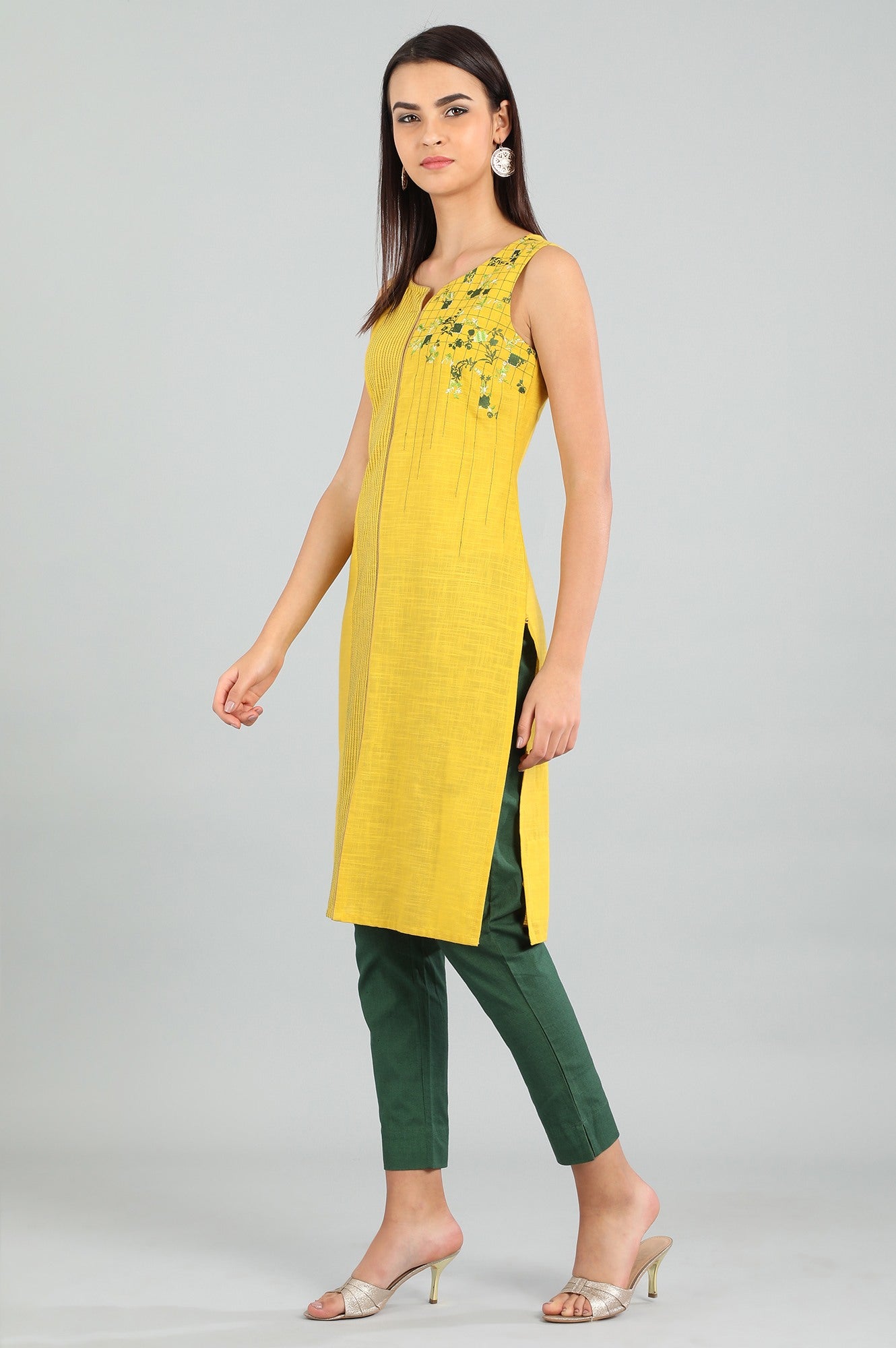 Yellow Round Neck Sleeveless kurta