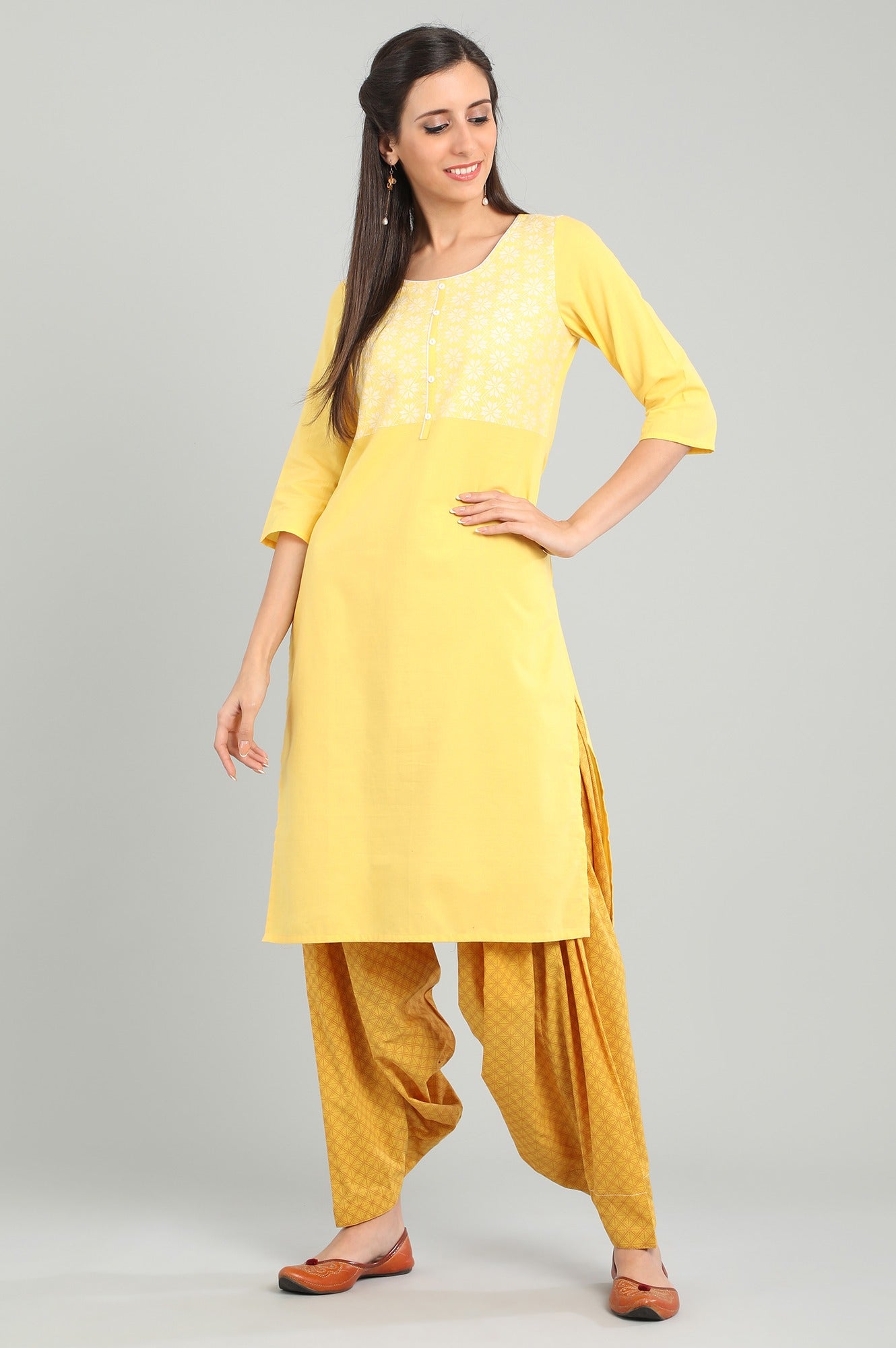 Yellow Round Neck Yarn-dyed kurta