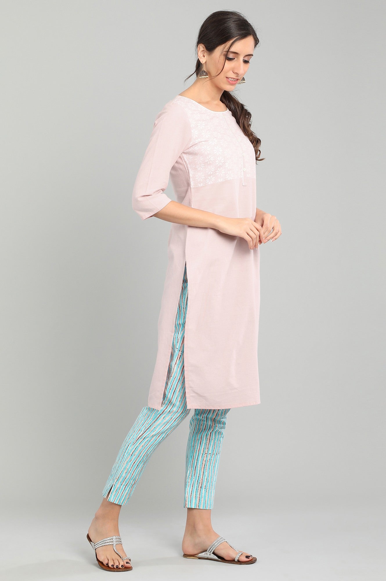 Pink Round Neck Yarn-dyed kurta