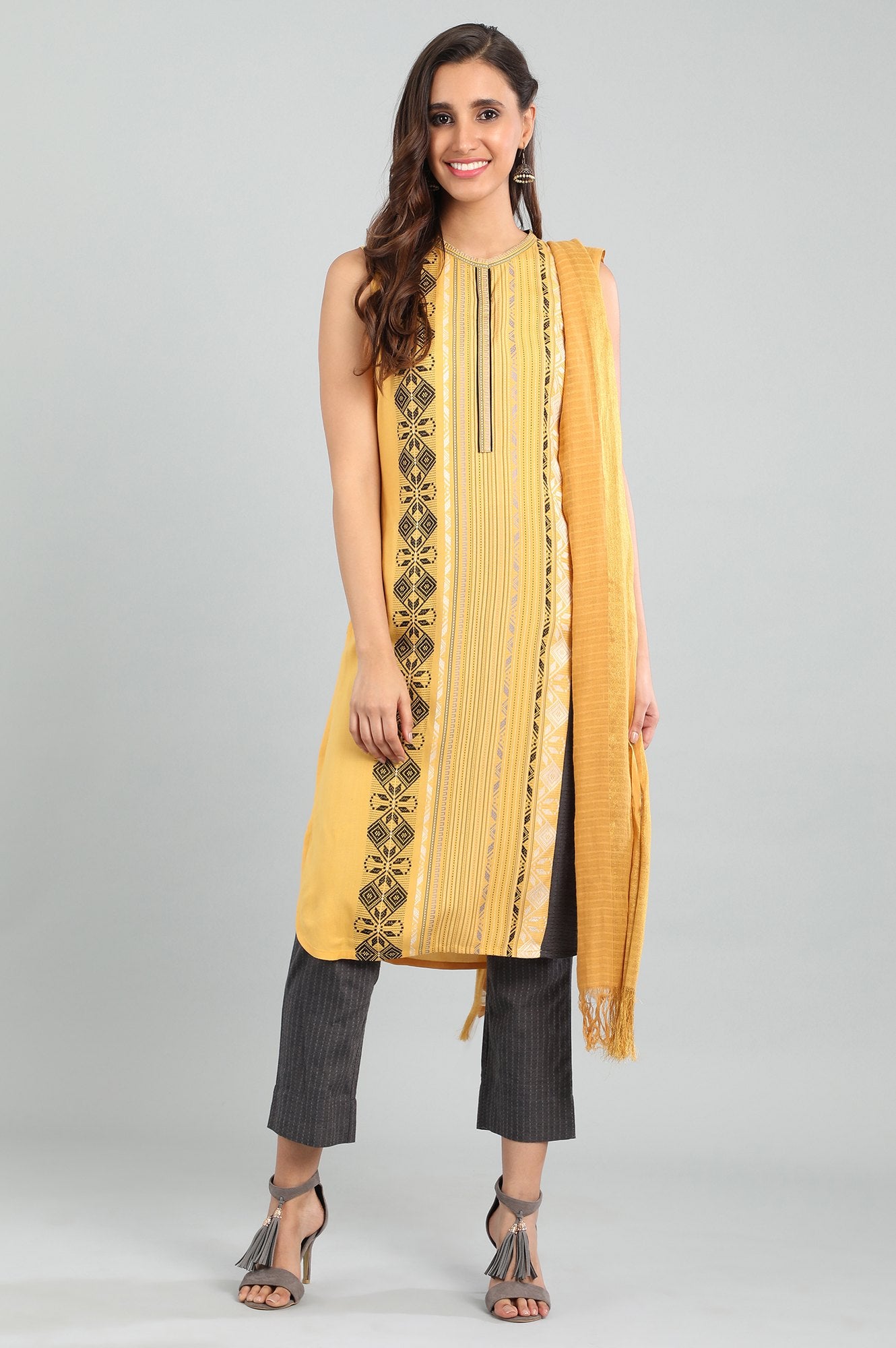 Yellow Band Collar Yarn-dyed kurta