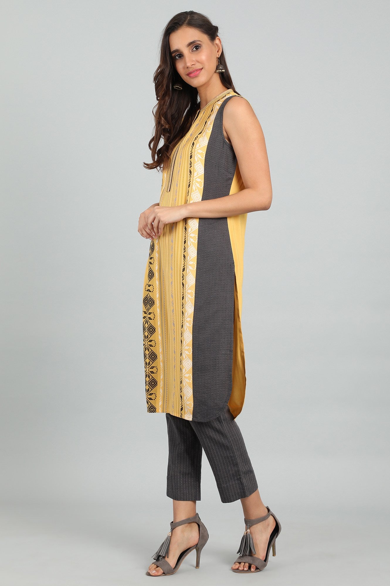 Yellow Band Collar Yarn-dyed kurta